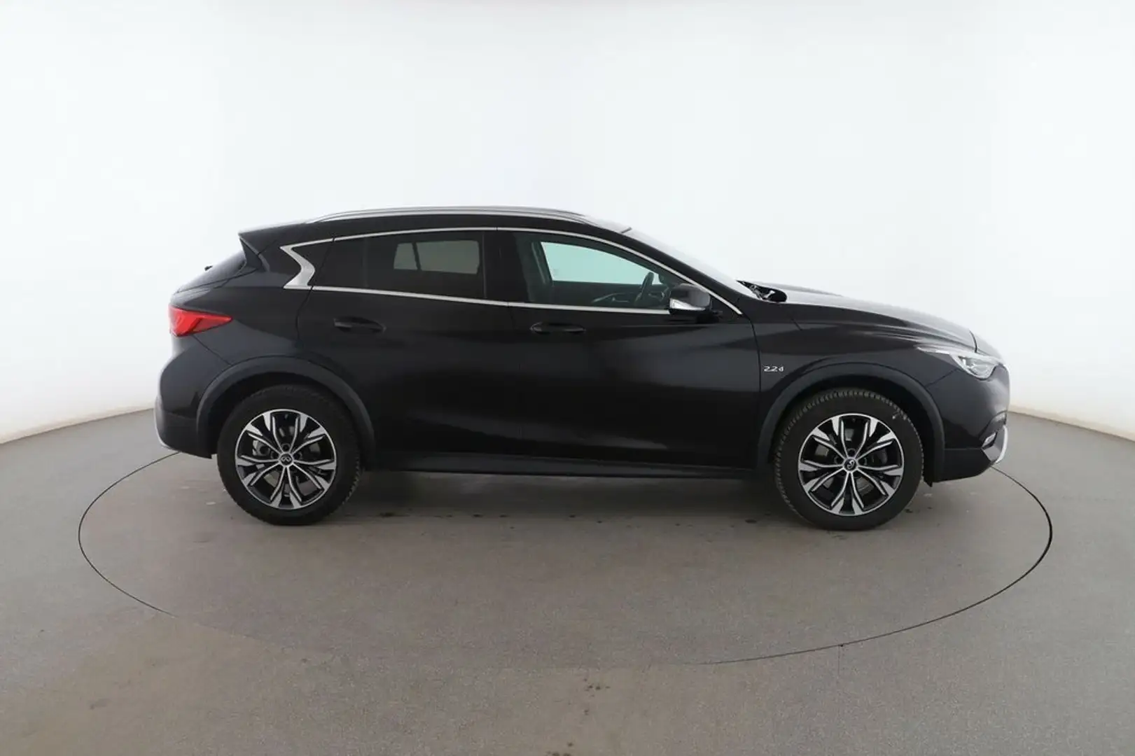 Infiniti QX30 2.2 Diesel Premium Noir - 2