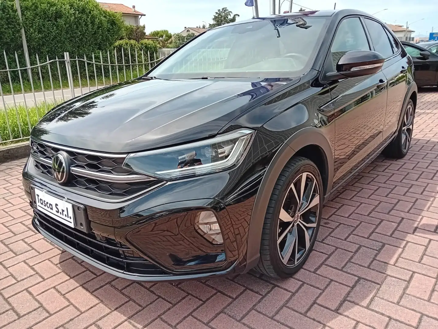 Volkswagen Taigo 1.0 tsi R-Line 110cv DSG Nero - 2