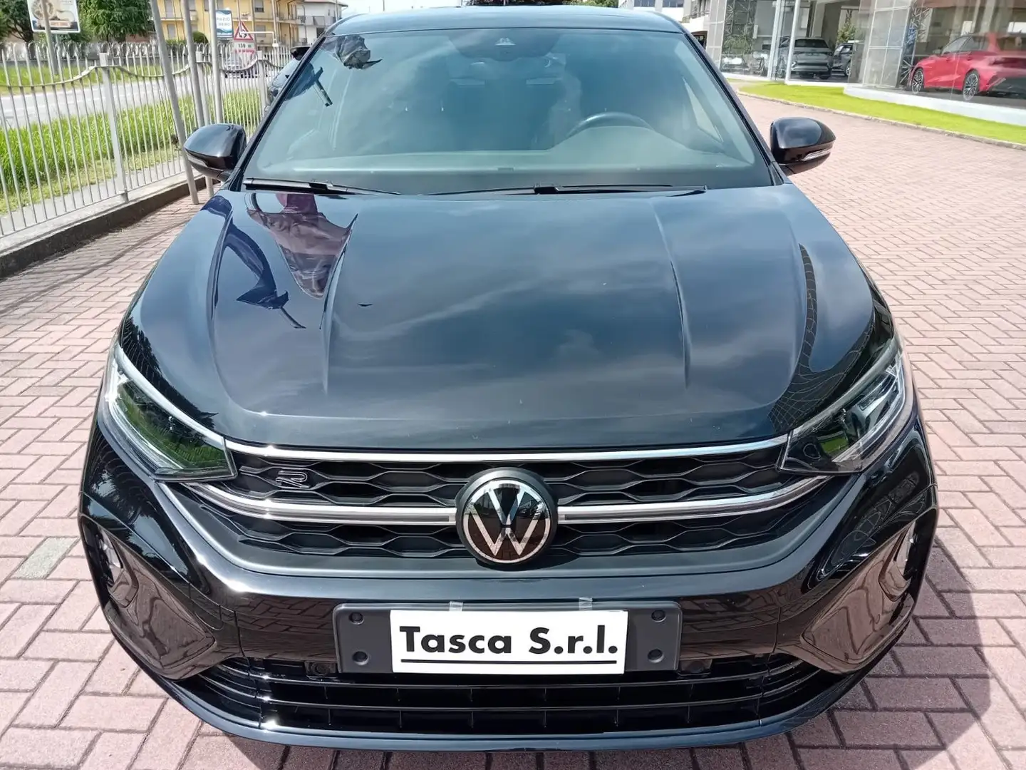 Volkswagen Taigo 1.0 tsi R-Line 110cv DSG Nero - 1