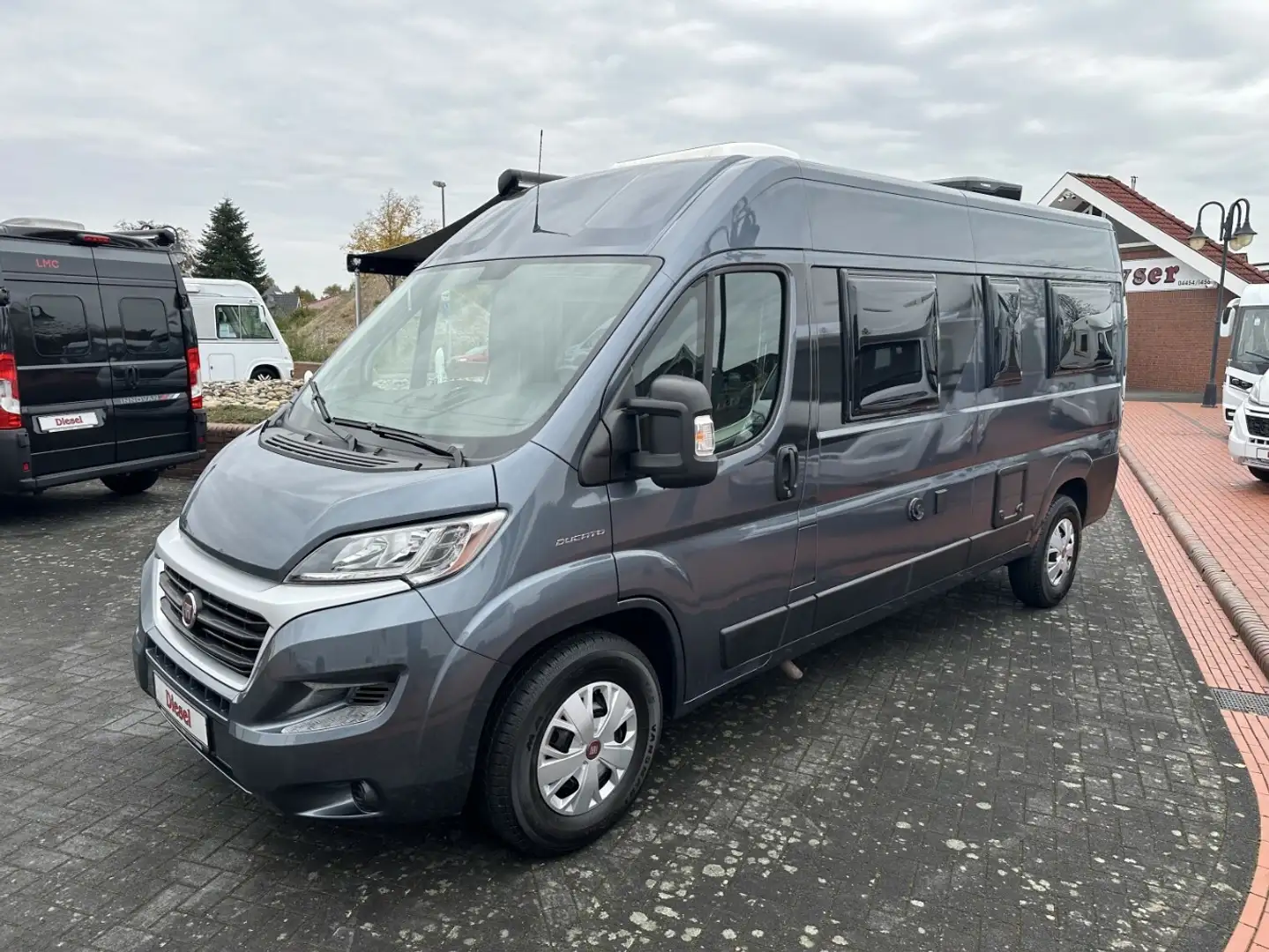 Sunlight Cliff 600 +viele Extras+2x Klima+AHK+Allwetter+Kam Grijs - 2