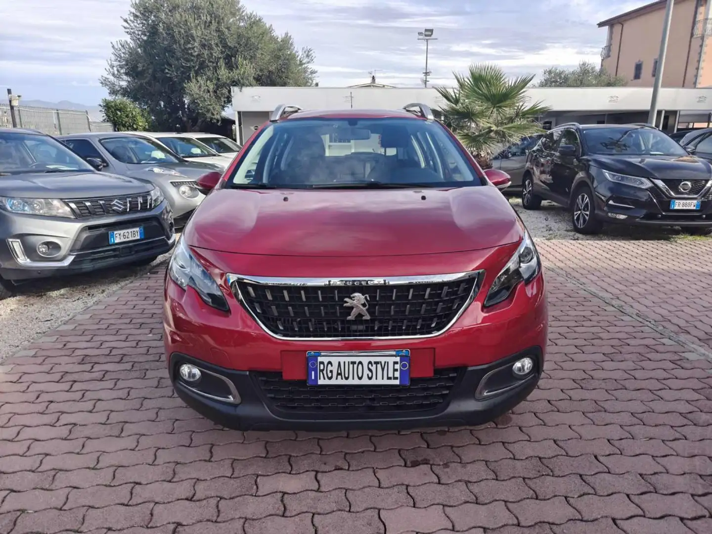 Peugeot 2008 BlueHDi 100 Active Rot - 2