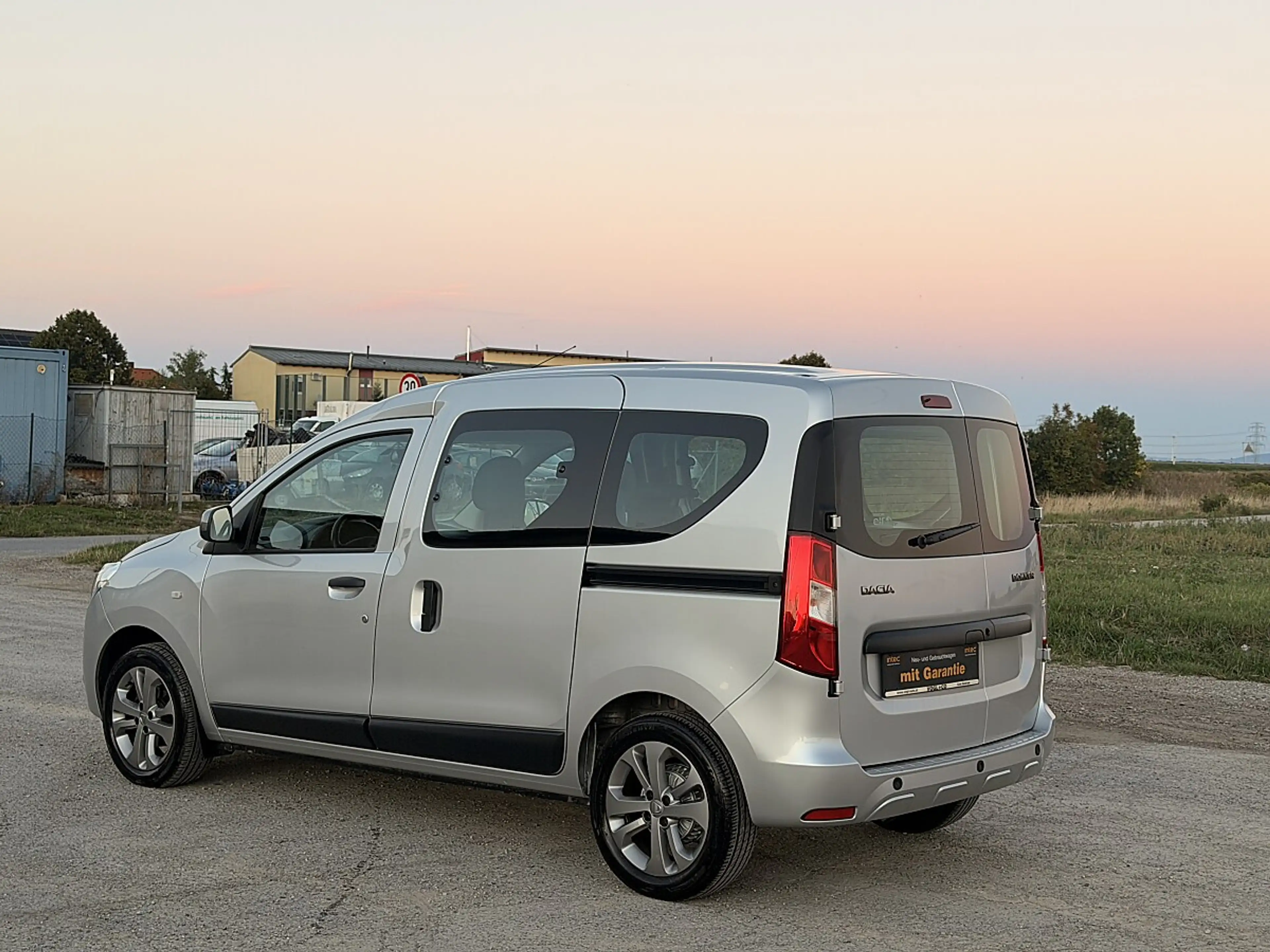 Dacia Dokker 1.6 MPI 85 Celebration*GARANTIE 24 MONATE* — photo 3