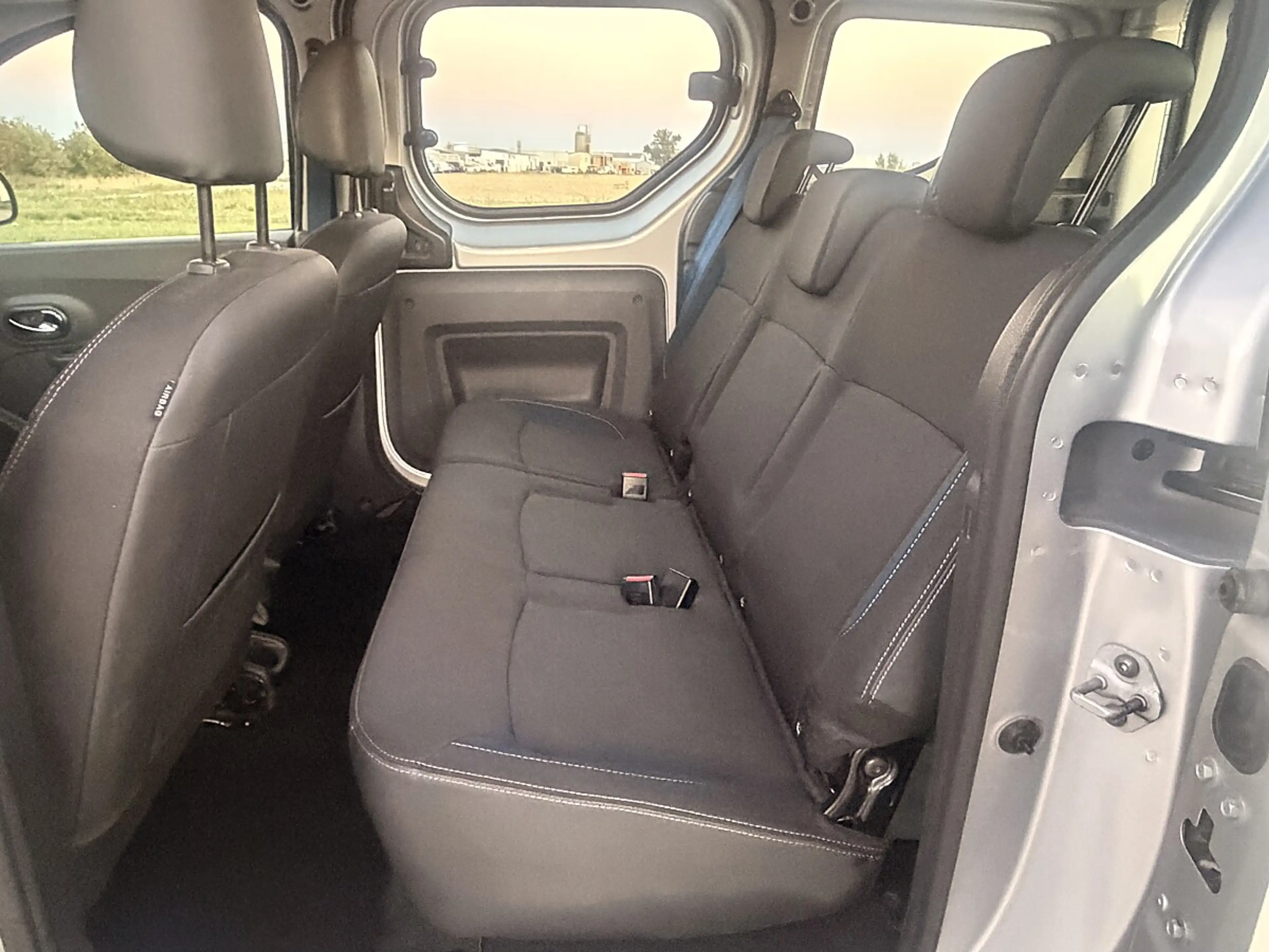 Dacia Dokker 1.6 MPI 85 Celebration*GARANTIE 24 MONATE* — photo 9