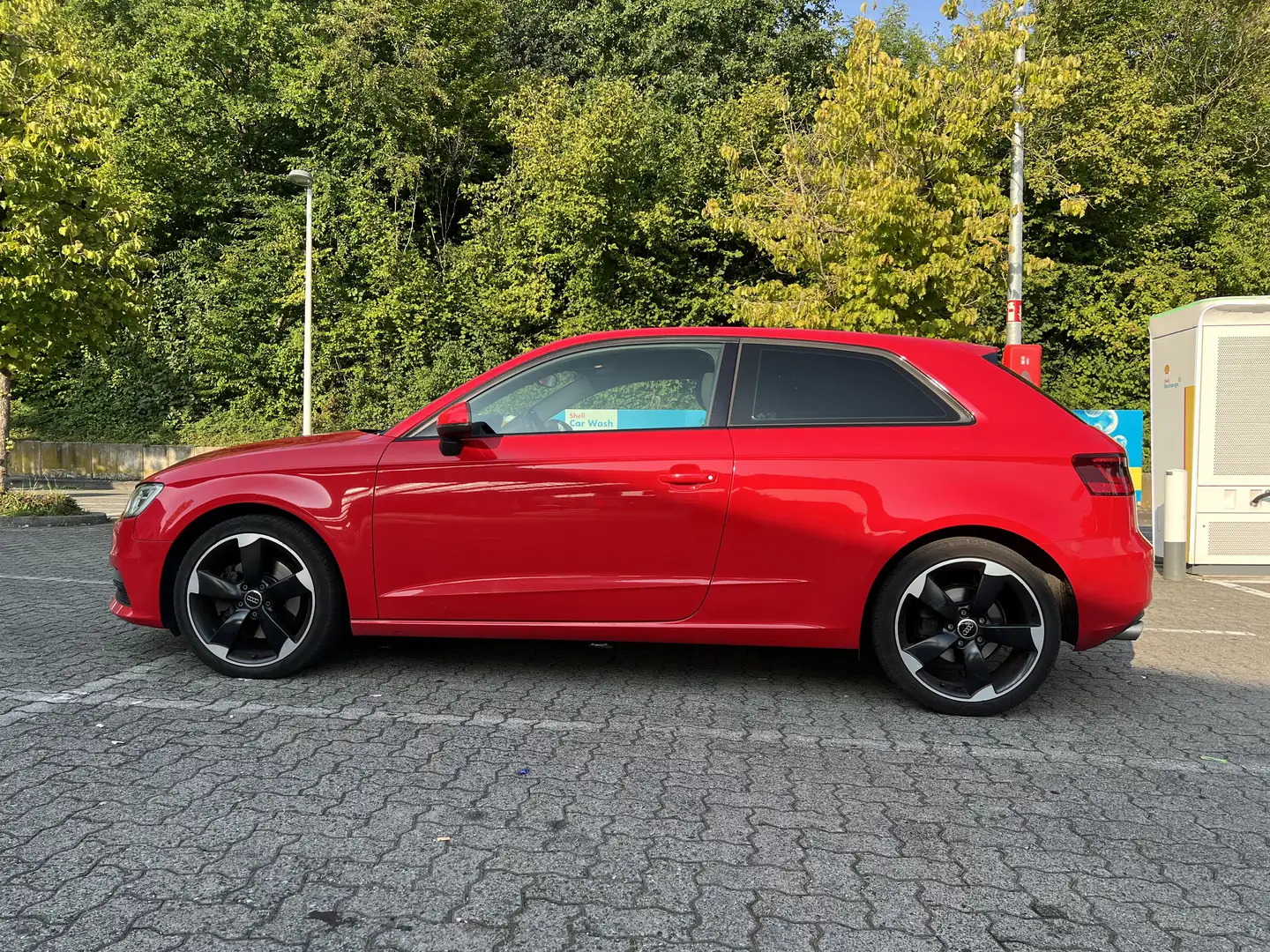 Audi A3 2.0 TDI (clean diesel) quattro S tronic Ambiente Rot - 2
