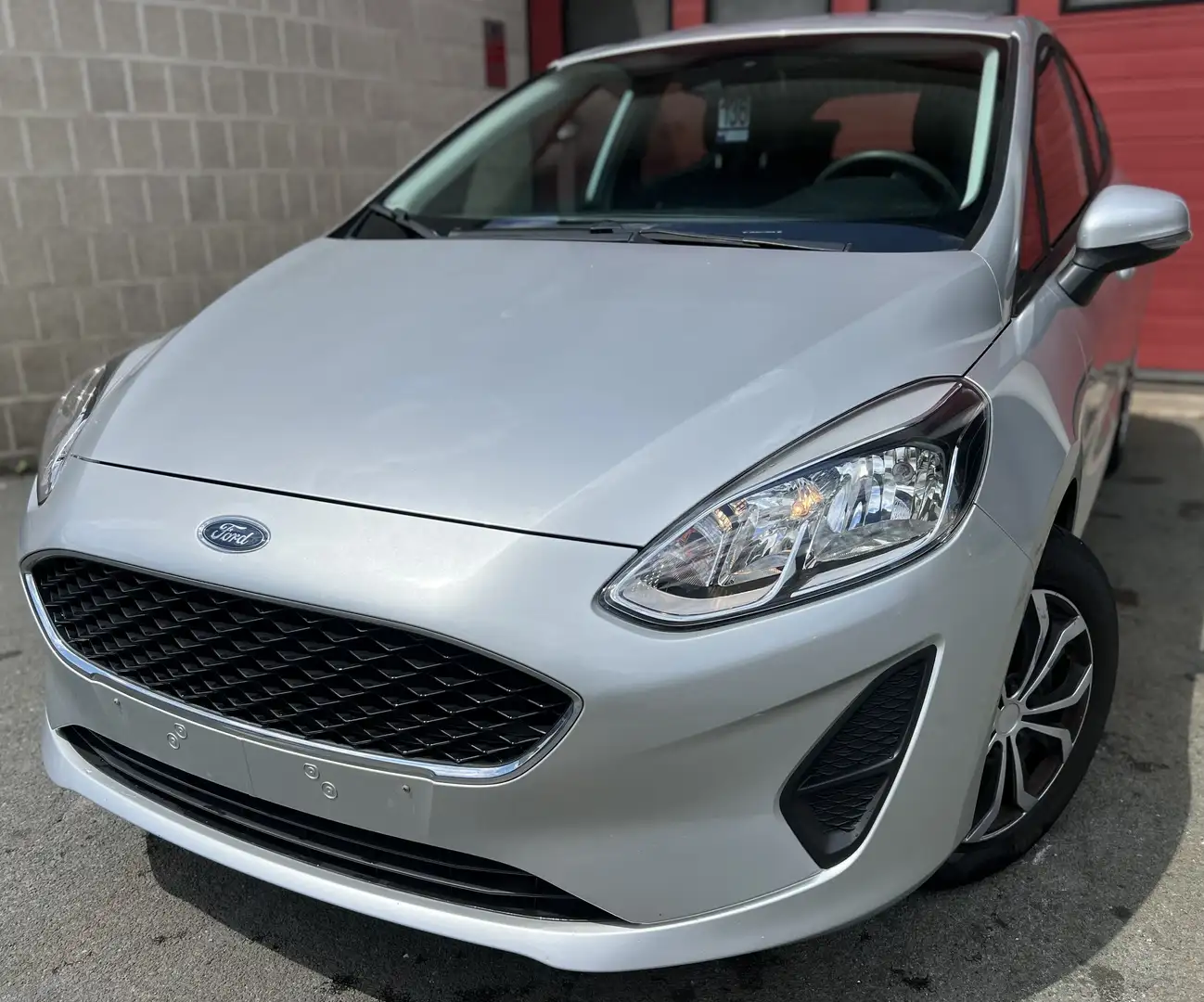 Ford Fiesta 1.1i Trend + CLIM Gris - 1