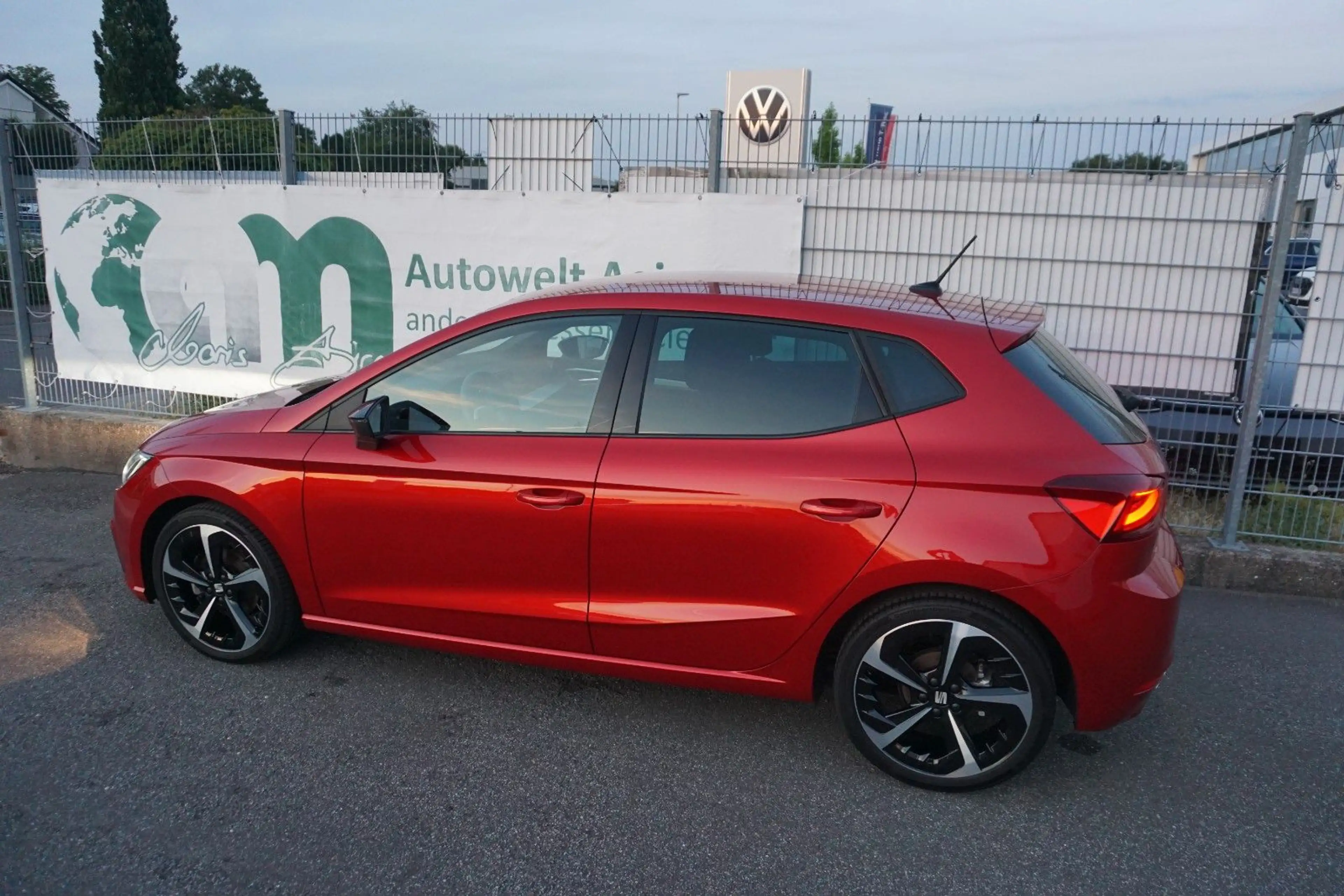 SEAT Ibiza FR 1. 0 TSI NAVI/RFK/ACC/BEATS/18 ZOLL/LED — photo 4