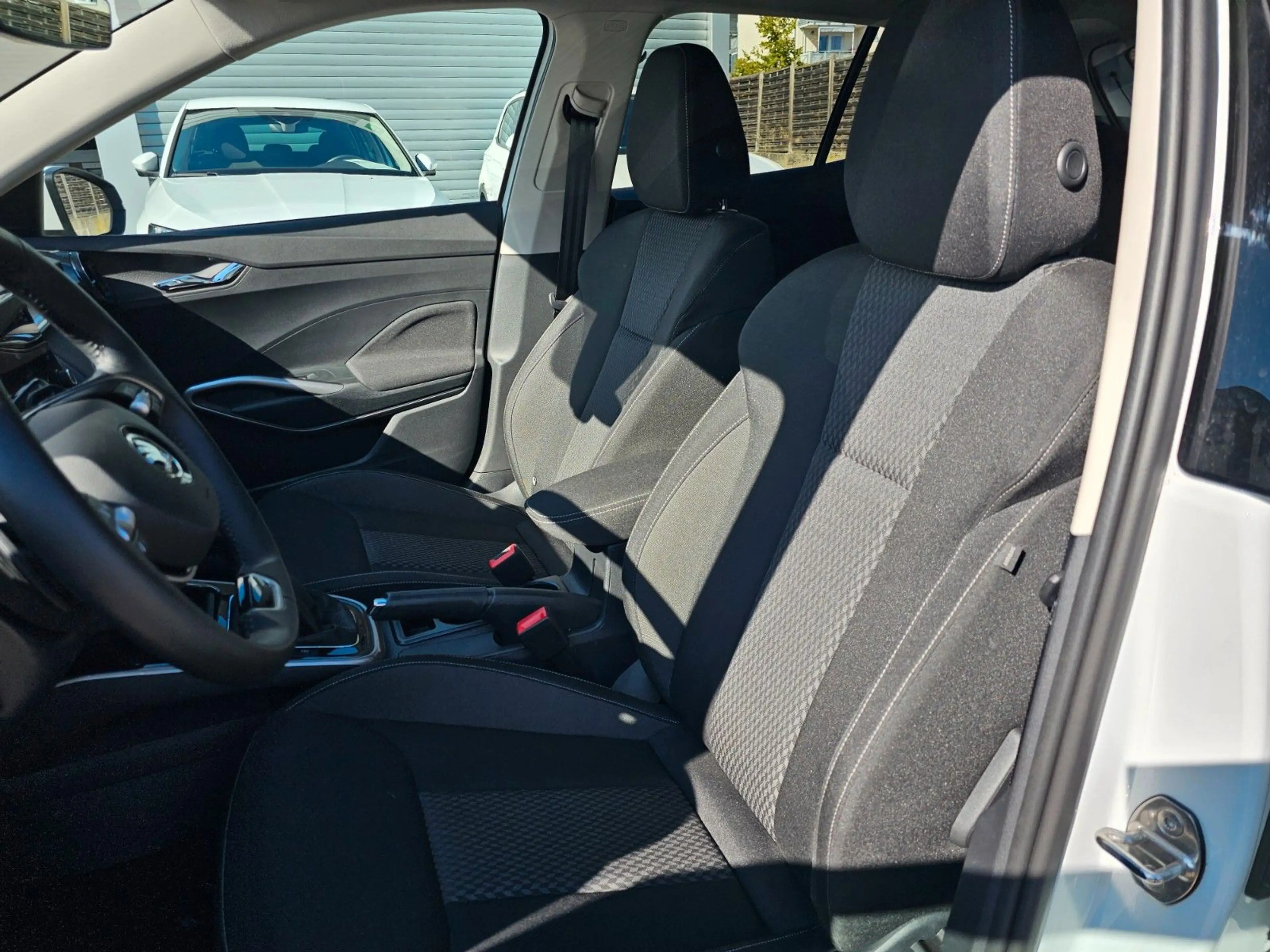 Skoda Fabia 1,0 TSI DSG Top Selection — photo 8