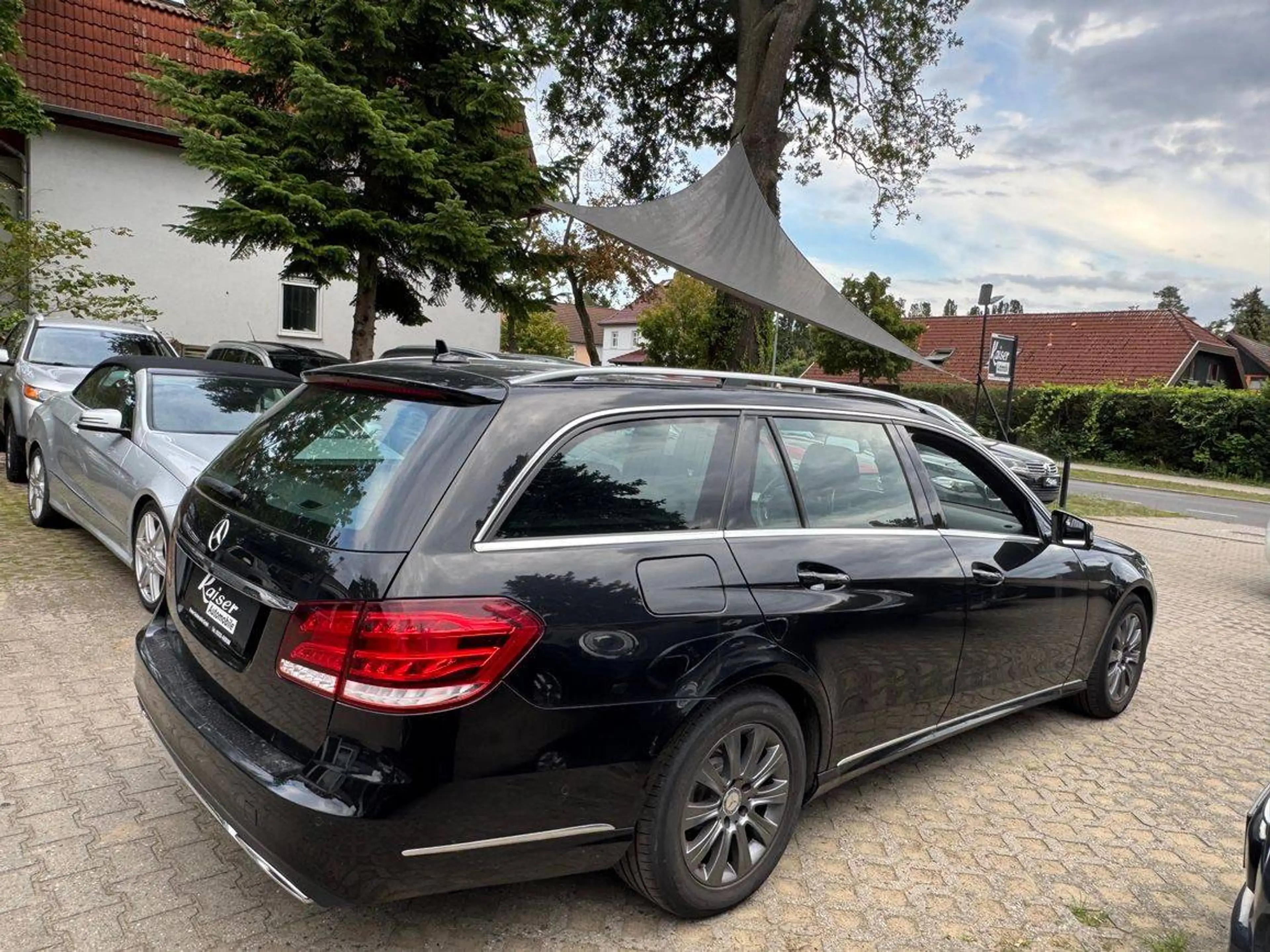 Mercedes-Benz E 200 BlueTec-komplette Werkstatthistorie-Top Zustand — photo 4