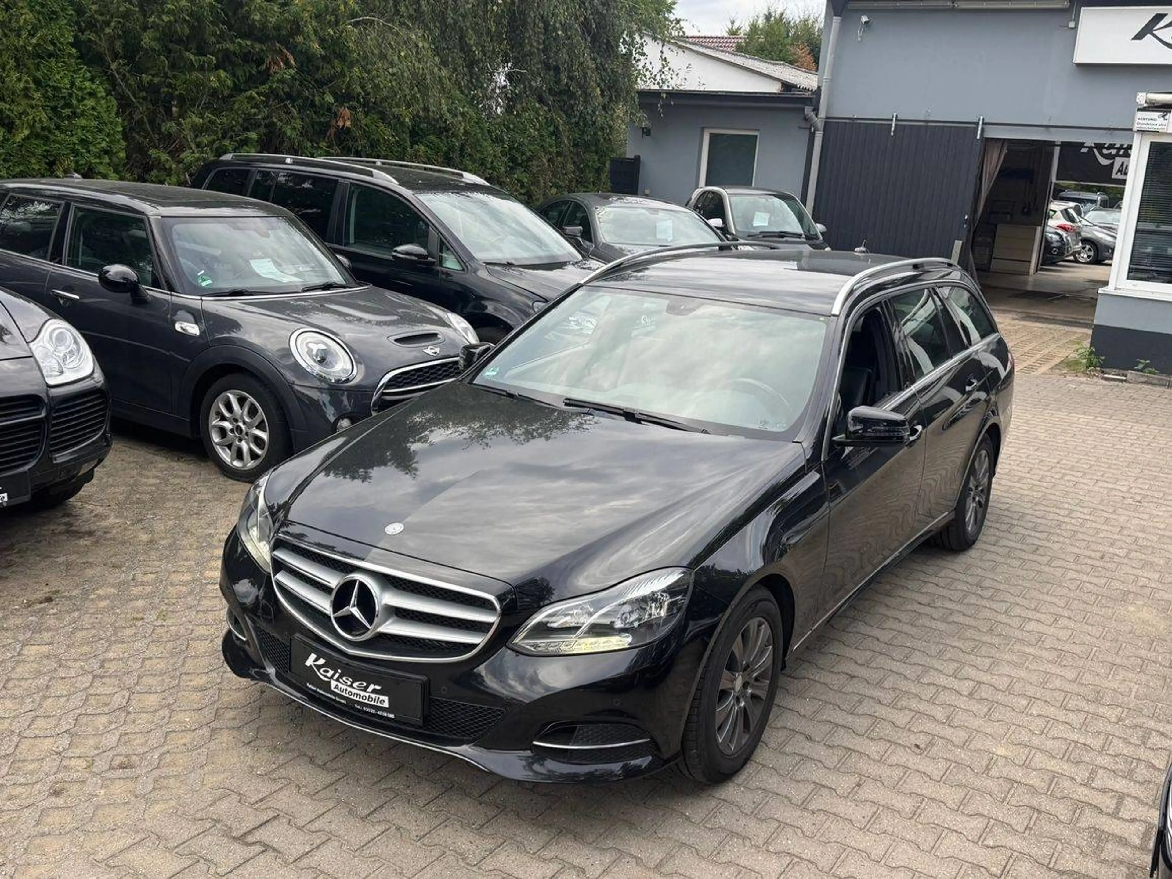 Mercedes-Benz E 200 BlueTec-komplette Werkstatthistorie-Top Zustand — photo 7