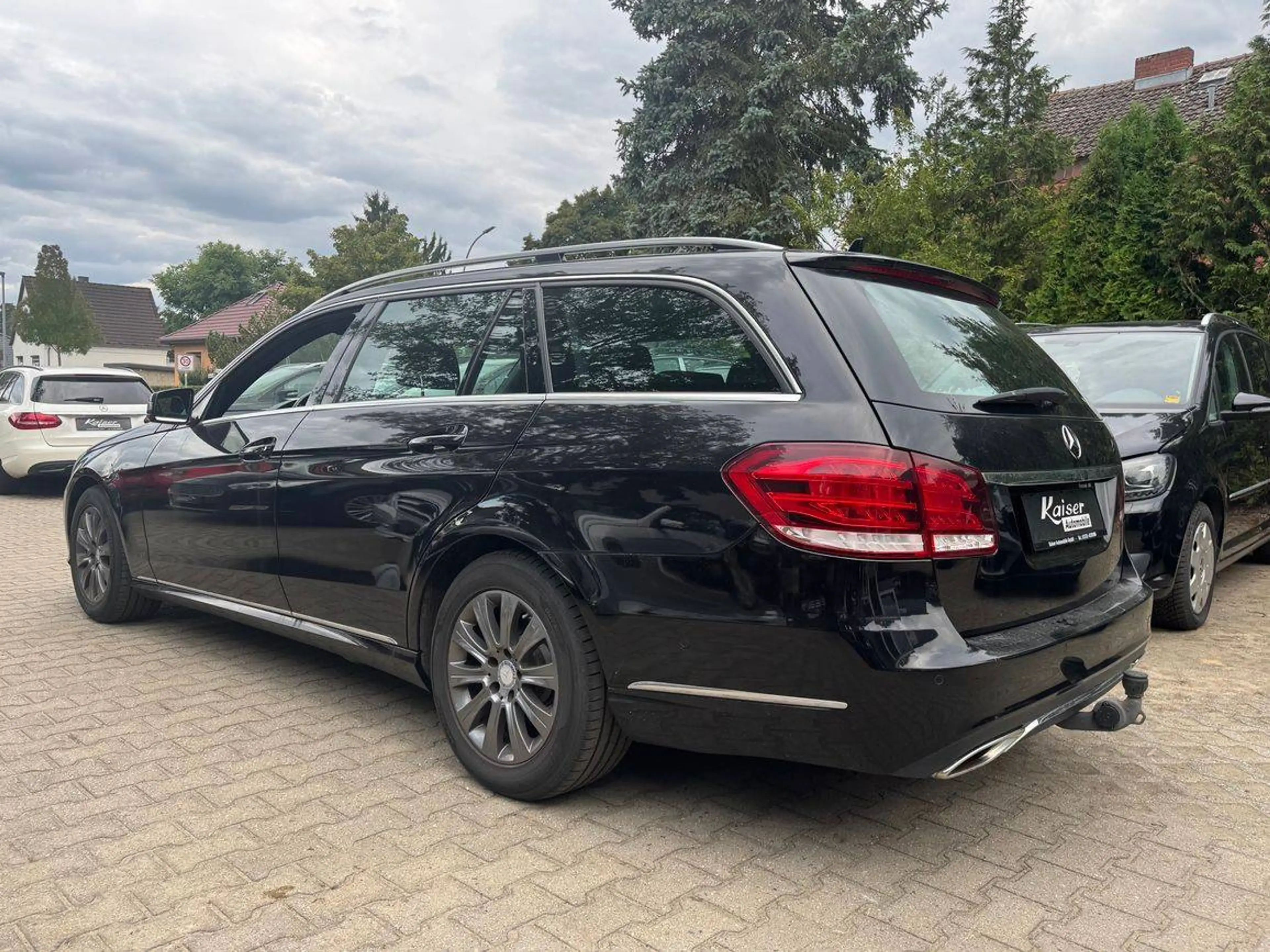 Mercedes-Benz E 200 BlueTec-komplette Werkstatthistorie-Top Zustand — photo 2