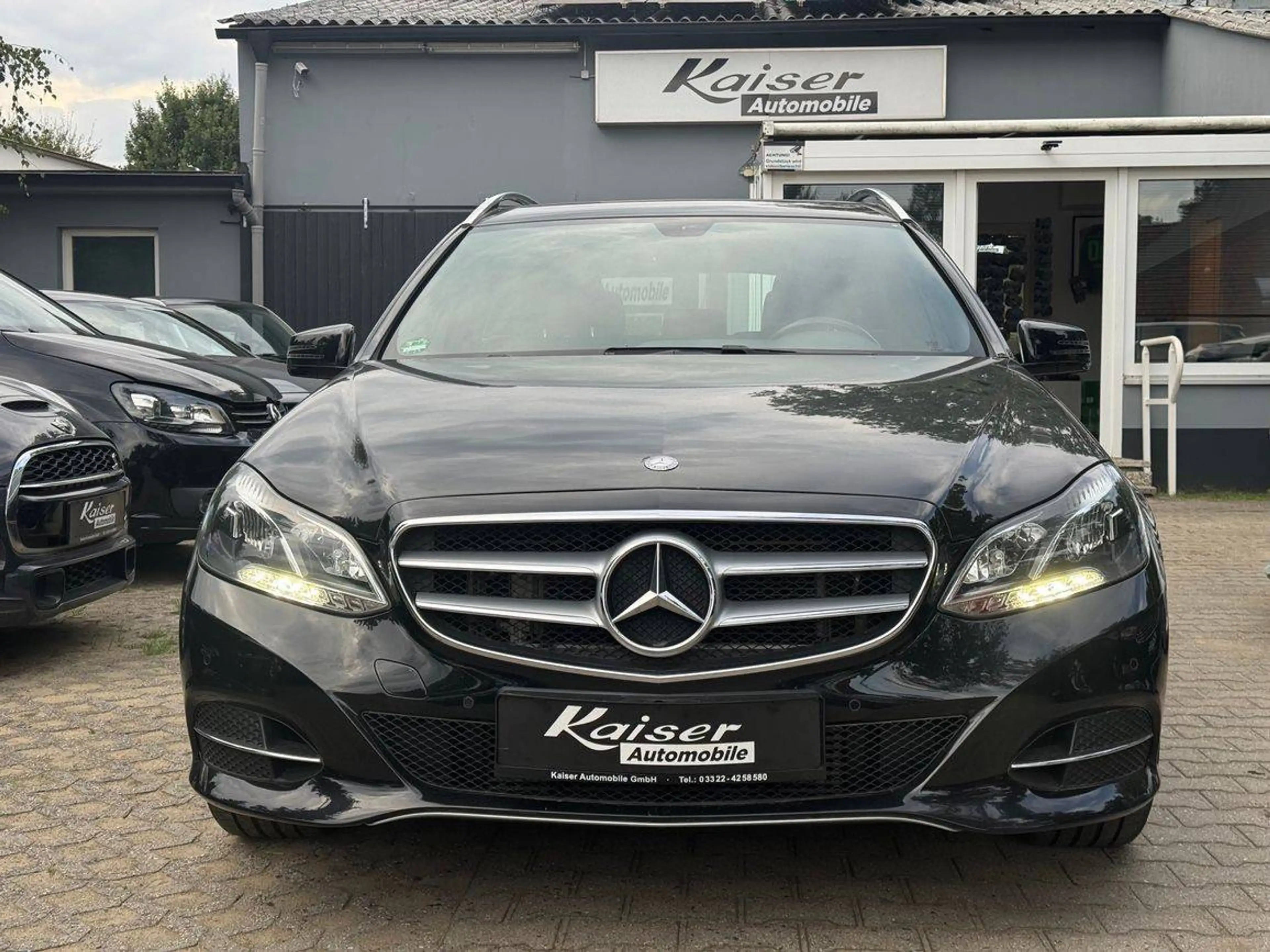 Mercedes-Benz E 200 BlueTec-komplette Werkstatthistorie-Top Zustand — photo 8