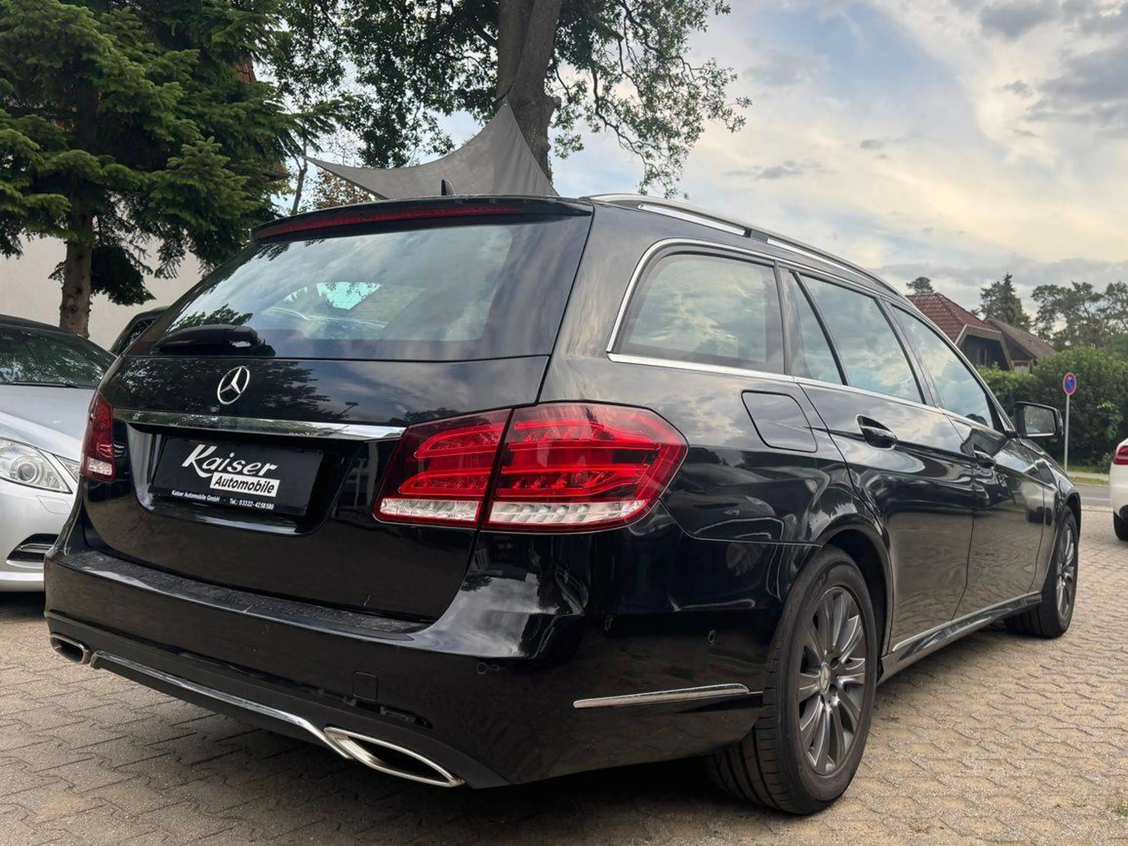 Mercedes-Benz E 200 BlueTec-komplette Werkstatthistorie-Top Zustand — photo 9