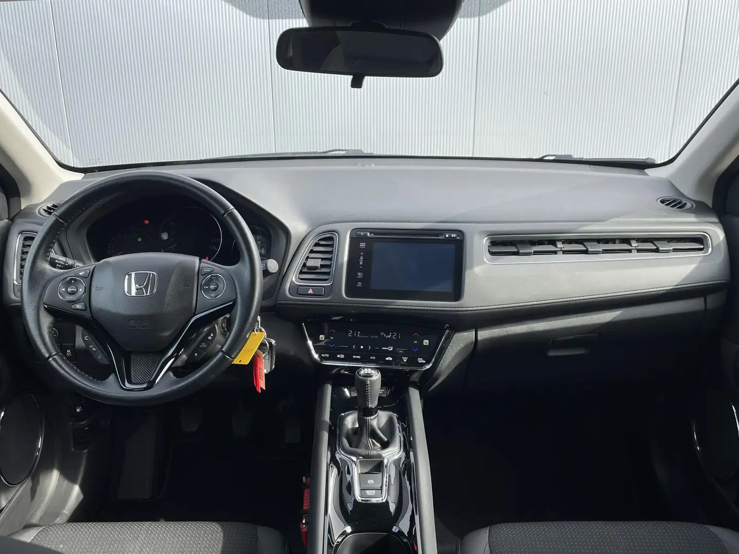 Honda HR-V 1.5 i-VTEC Elegance / Navigatie / Stoelverwarming Grijs - 2