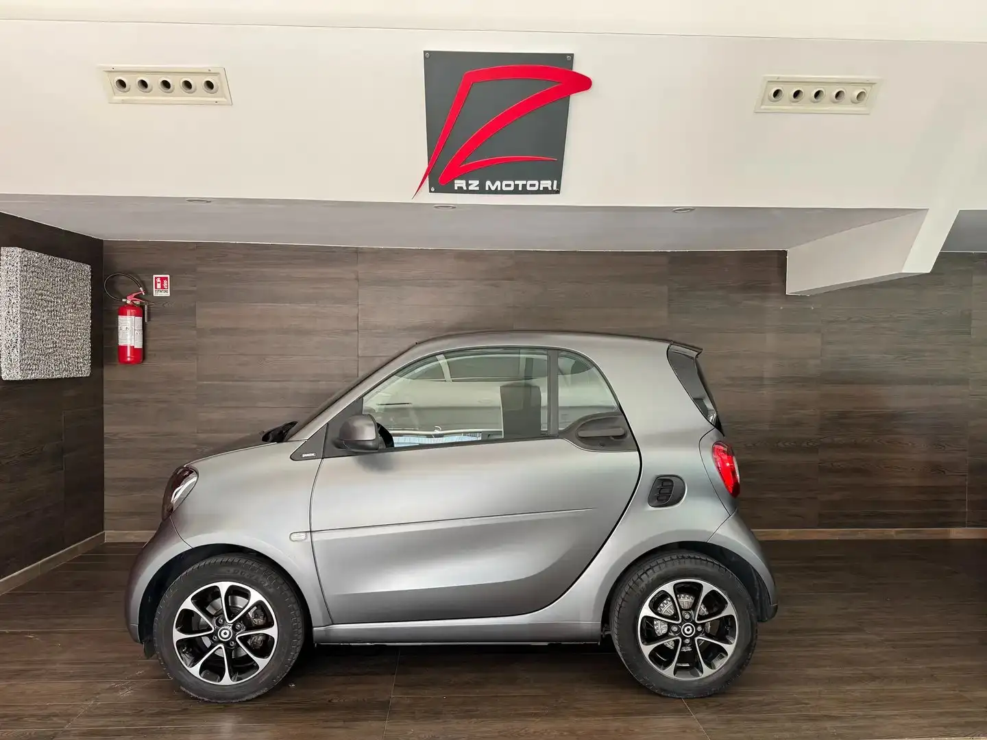 smart forTwo 1.0 Passion 71cv twinamic my18-ITALIANA-UNICO PRO. Grau - 2