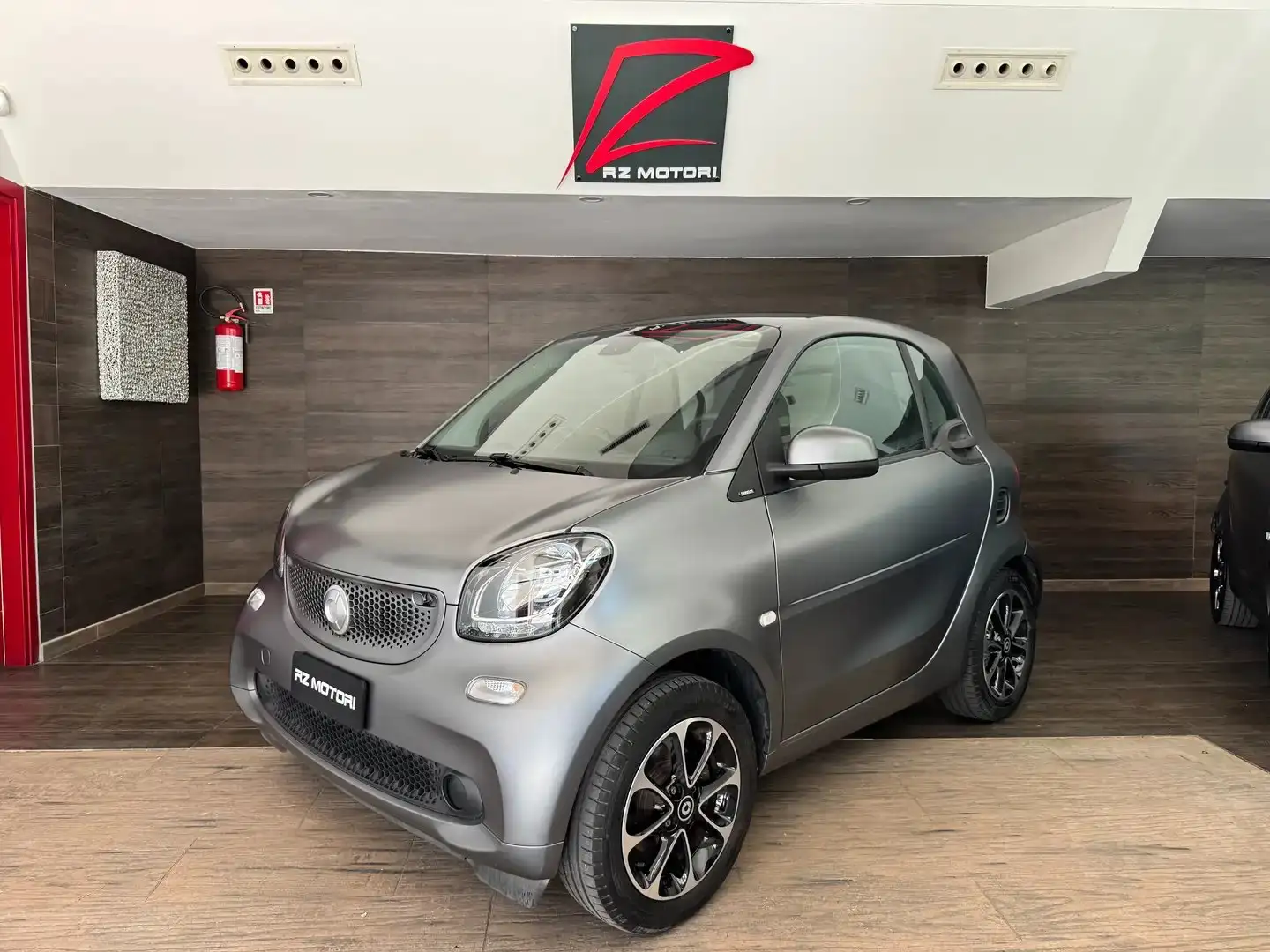 smart forTwo 1.0 Passion 71cv twinamic my18-ITALIANA-UNICO PRO. Grau - 1