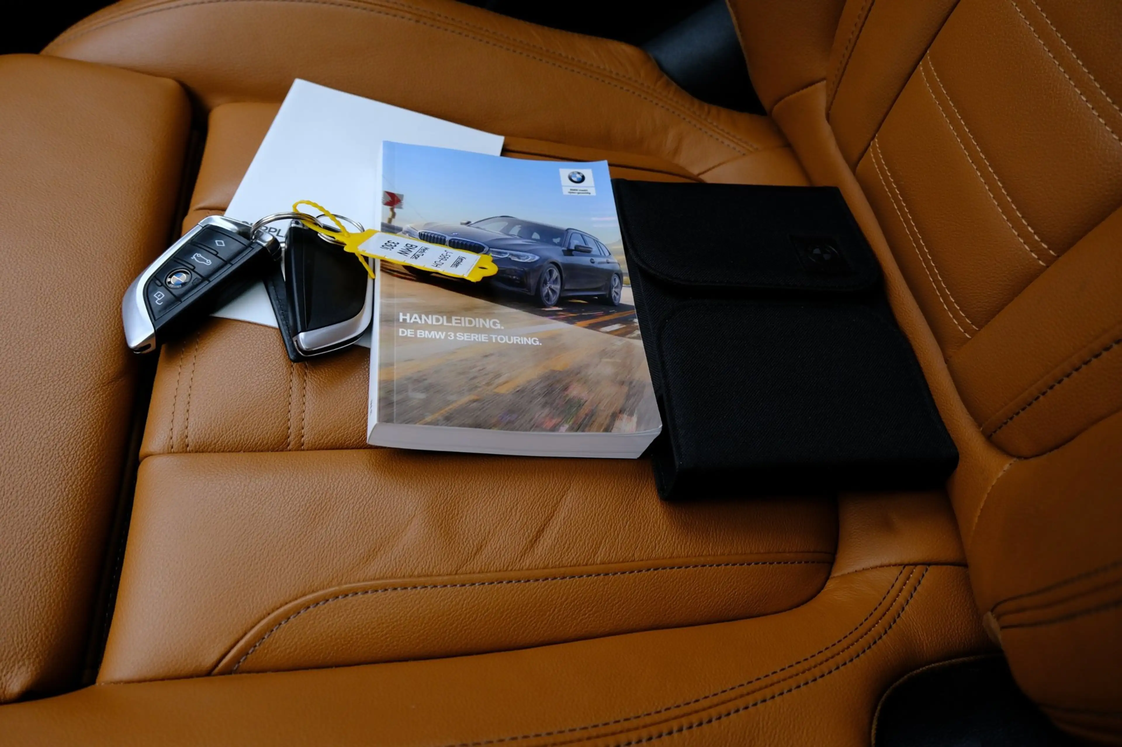 BMW 330 3-serie Touring 330i M Sport Aut. Pano|Leder|CarPl — photo 35