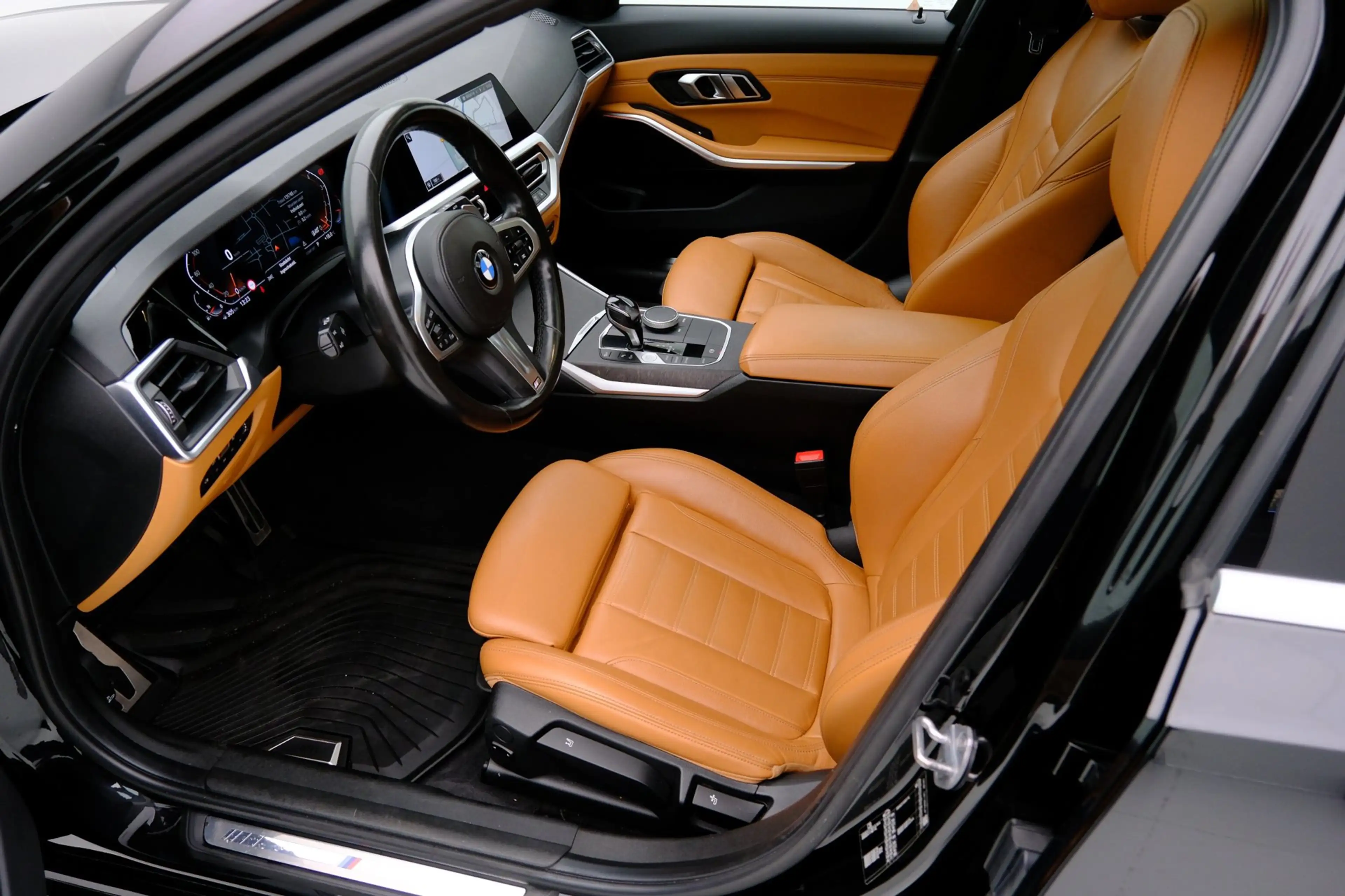 BMW 330 3-serie Touring 330i M Sport Aut. Pano|Leder|CarPl — photo 2
