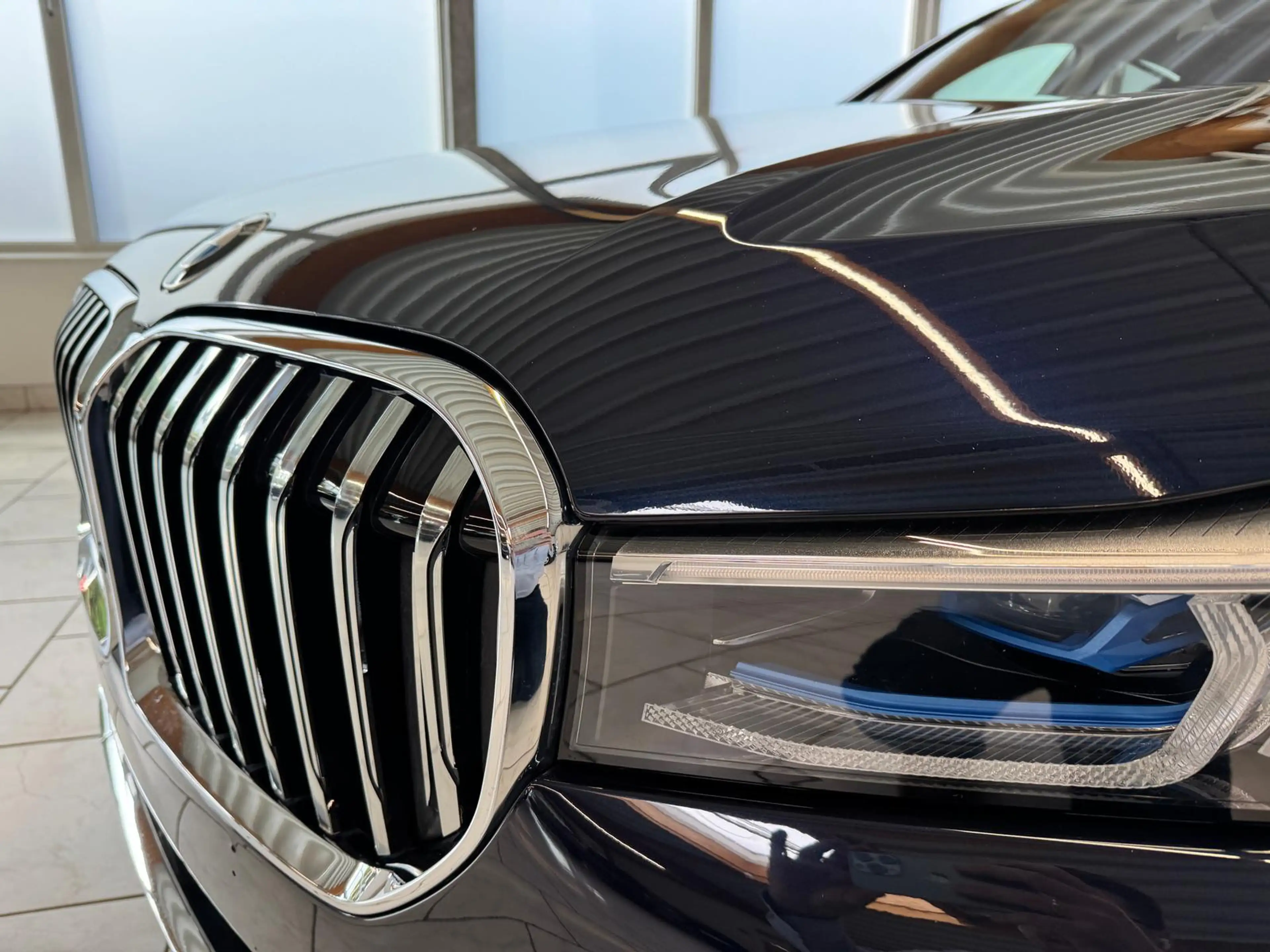 BMW 750 i L xDrive - SkyLounge/Laser/HarmanKardon — photo 3