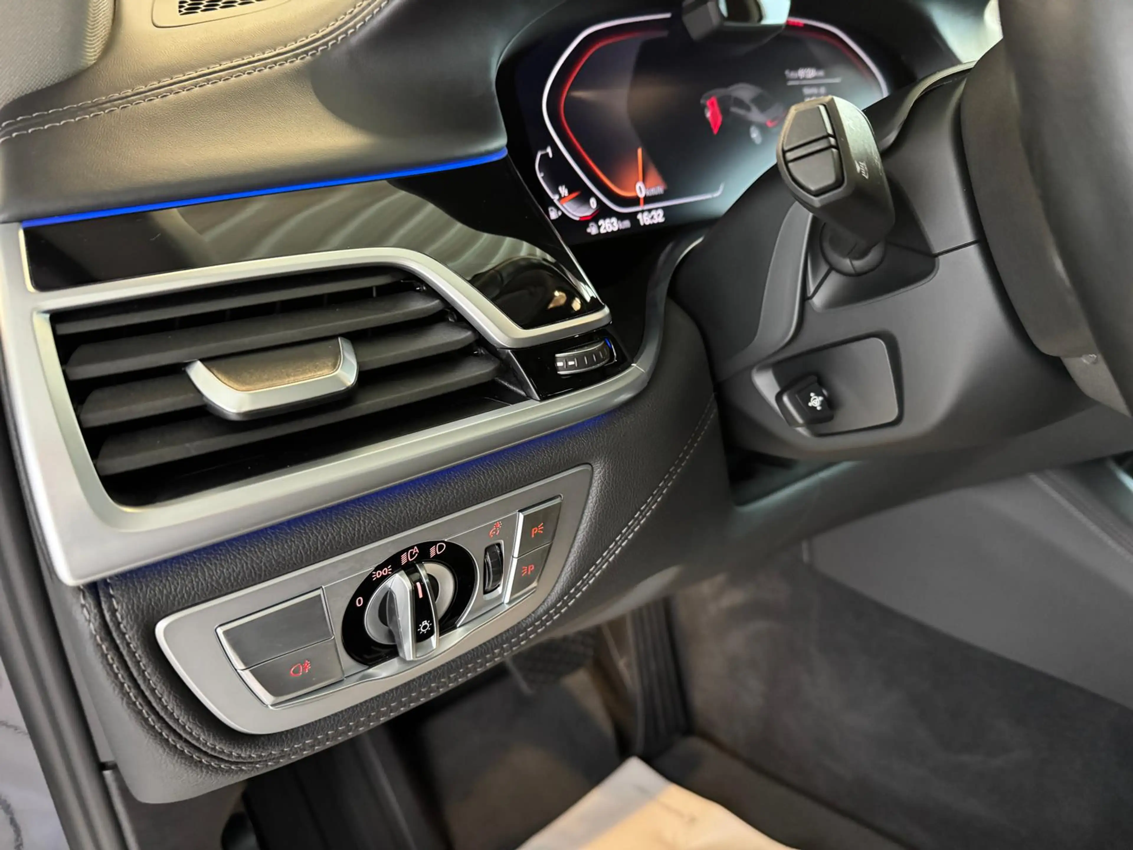 BMW 750 i L xDrive - SkyLounge/Laser/HarmanKardon — photo 10