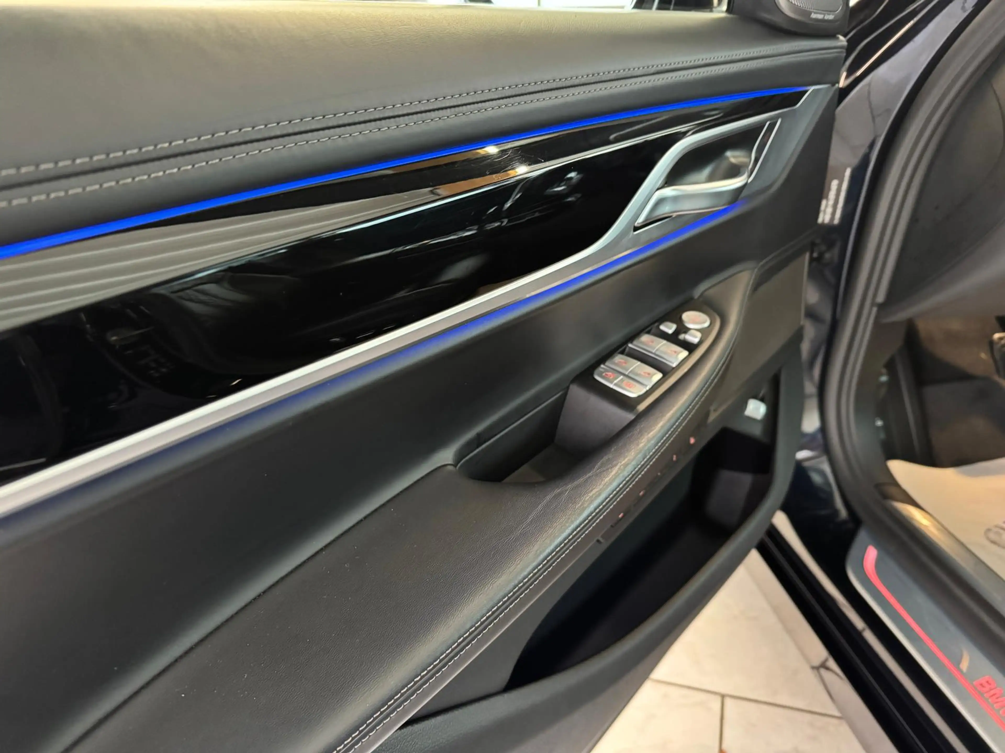 BMW 750 i L xDrive - SkyLounge/Laser/HarmanKardon — photo 7