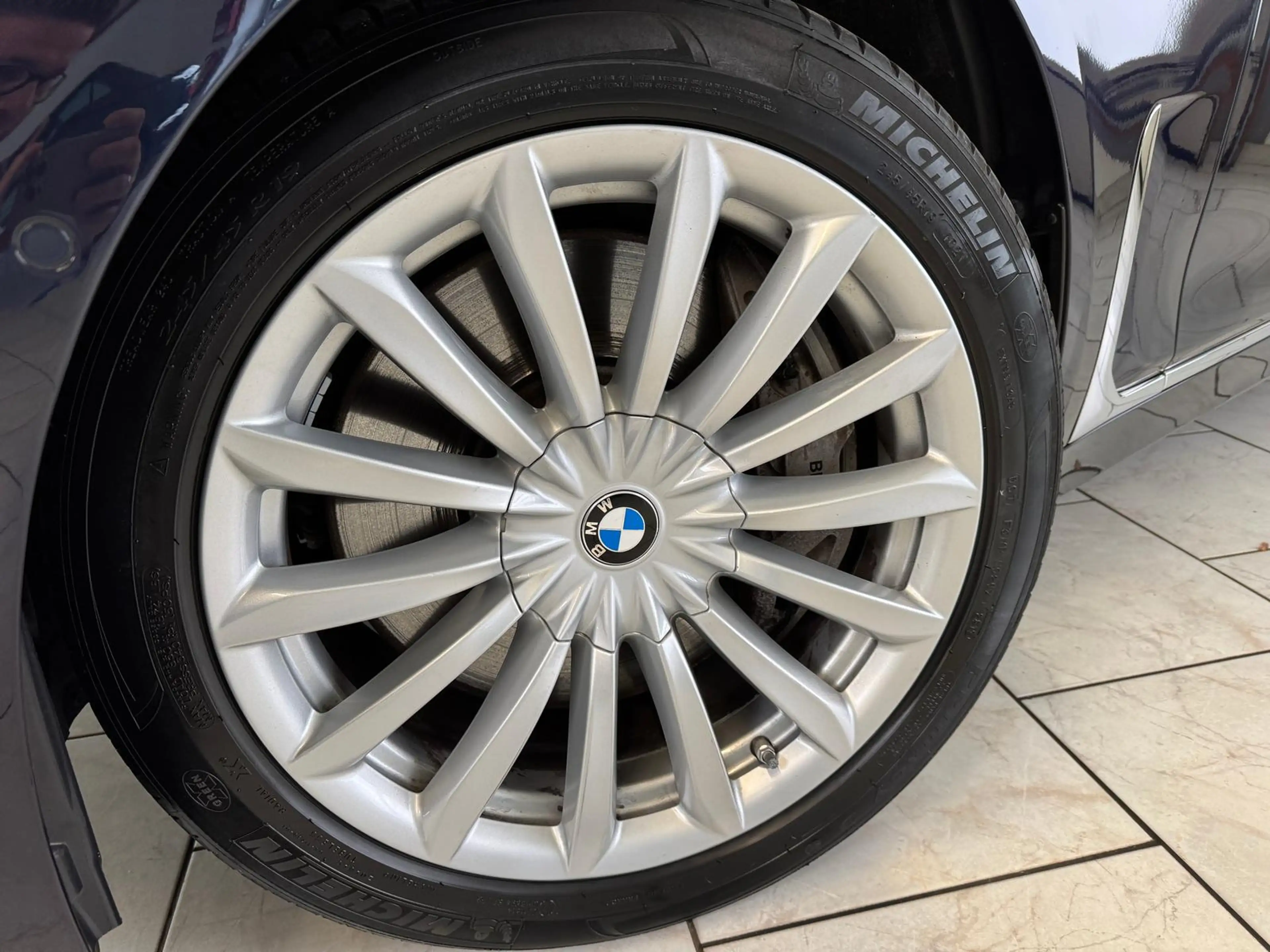 BMW 750 i L xDrive - SkyLounge/Laser/HarmanKardon — photo 4