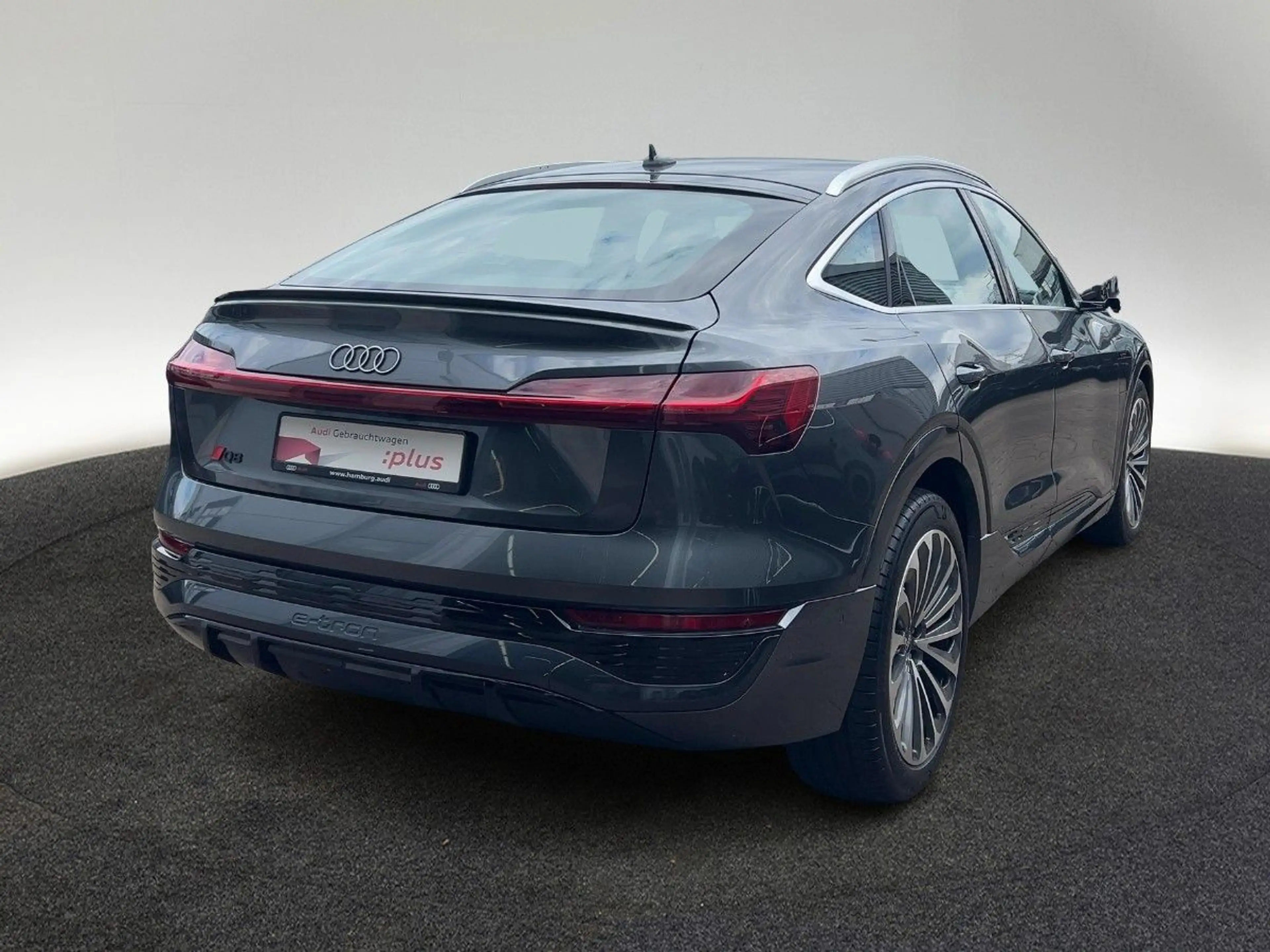 Audi Q8 Sportback 55 e-tron S line quattro — photo 5