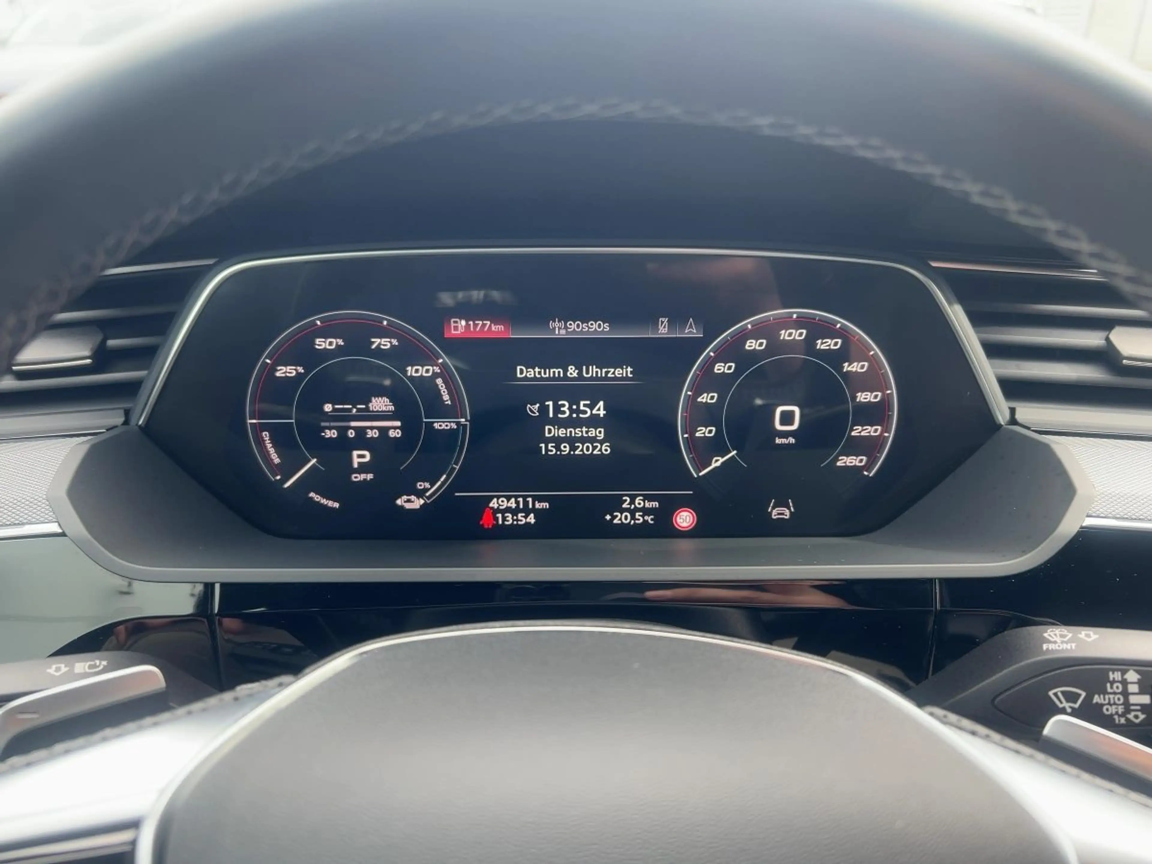 Audi Q8 Sportback 55 e-tron S line quattro — photo 14