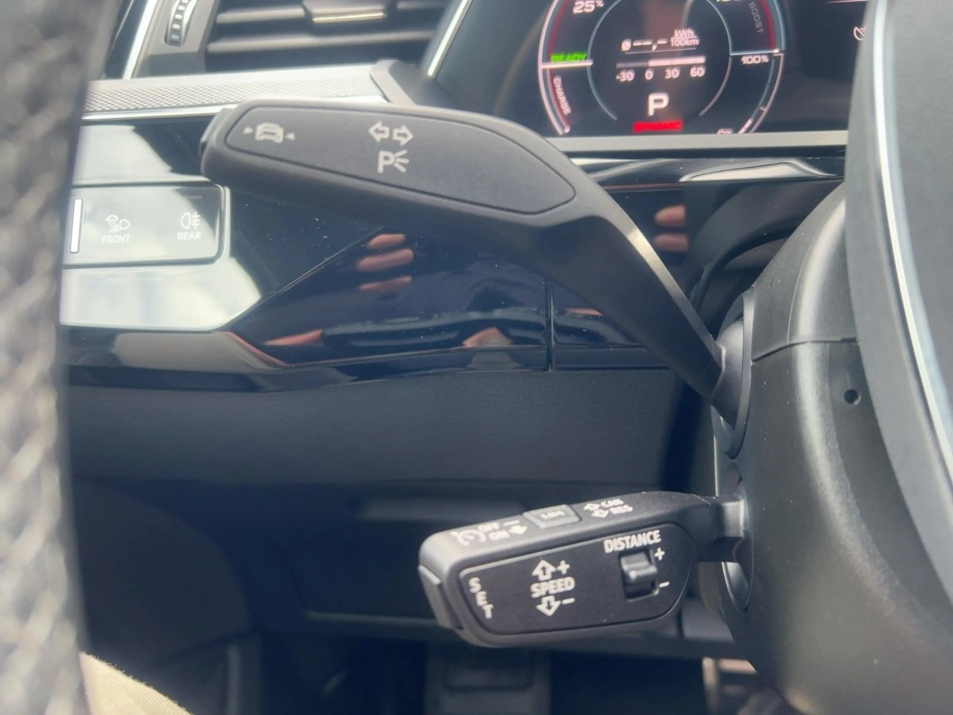 Audi Q8 Sportback 55 e-tron S line quattro — photo 15