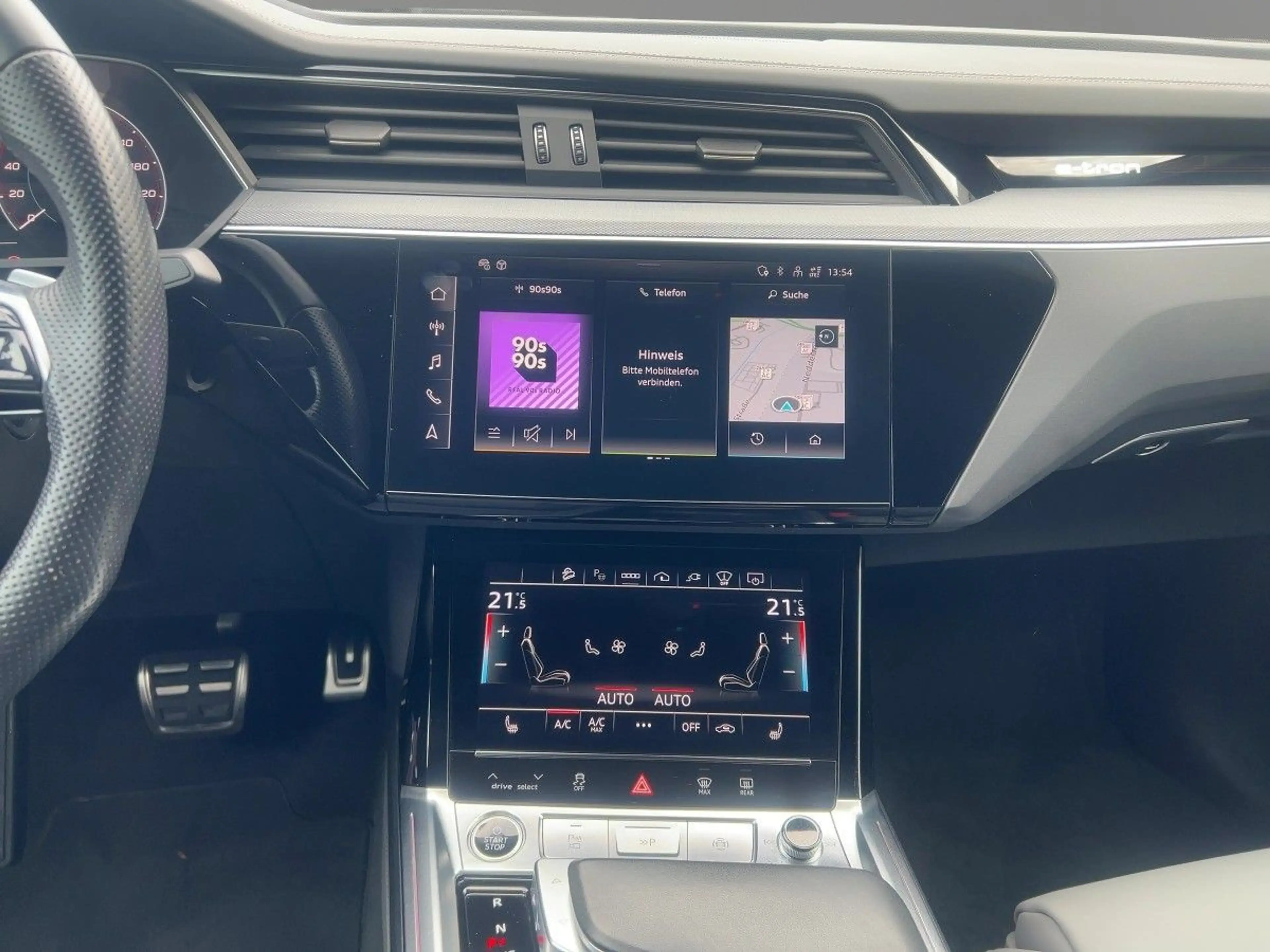 Audi Q8 Sportback 55 e-tron S line quattro — photo 12