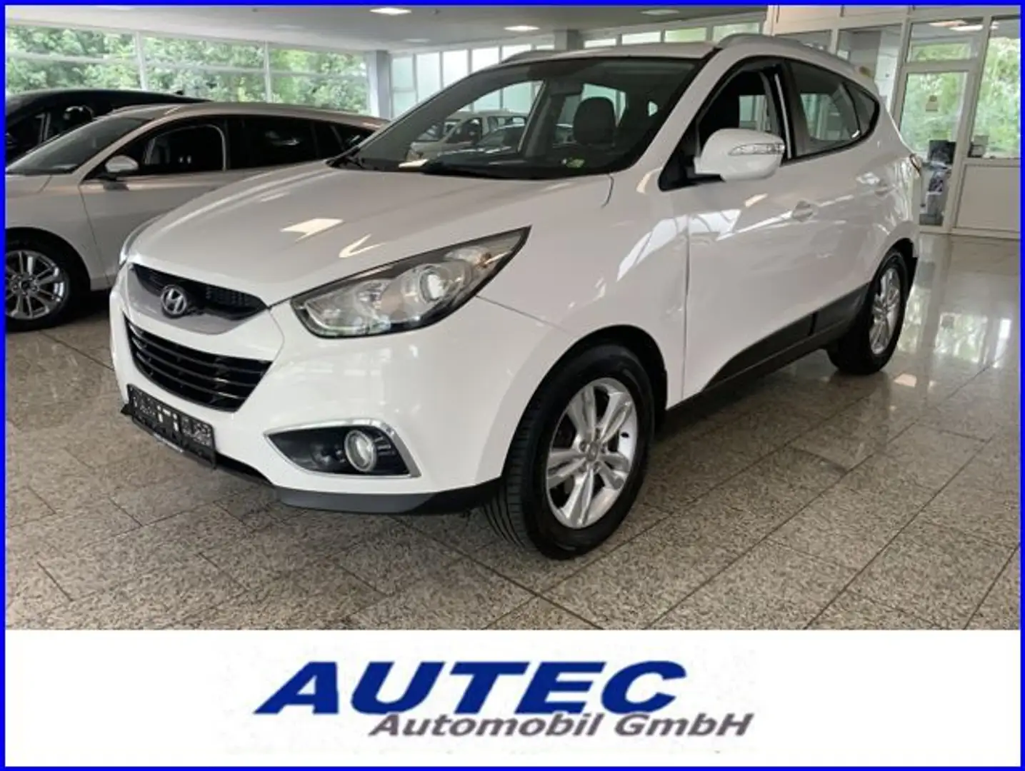 Hyundai iX35 Tucson 2.0 CRDi Style 2WD Білий - 1
