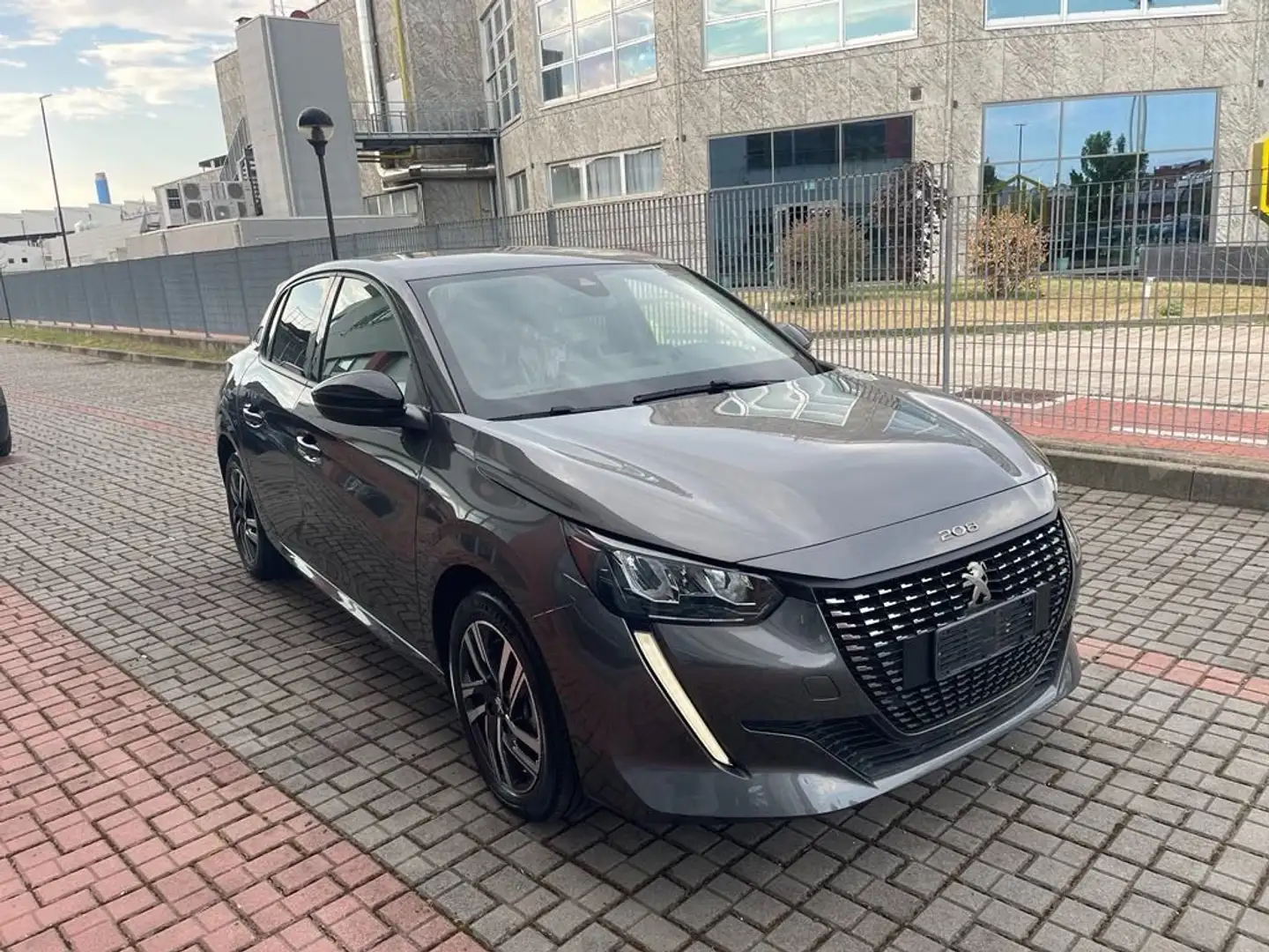 Peugeot 208 PureTech 100 Stop&Start EAT8 5 porte Allure Pack Gris - 2