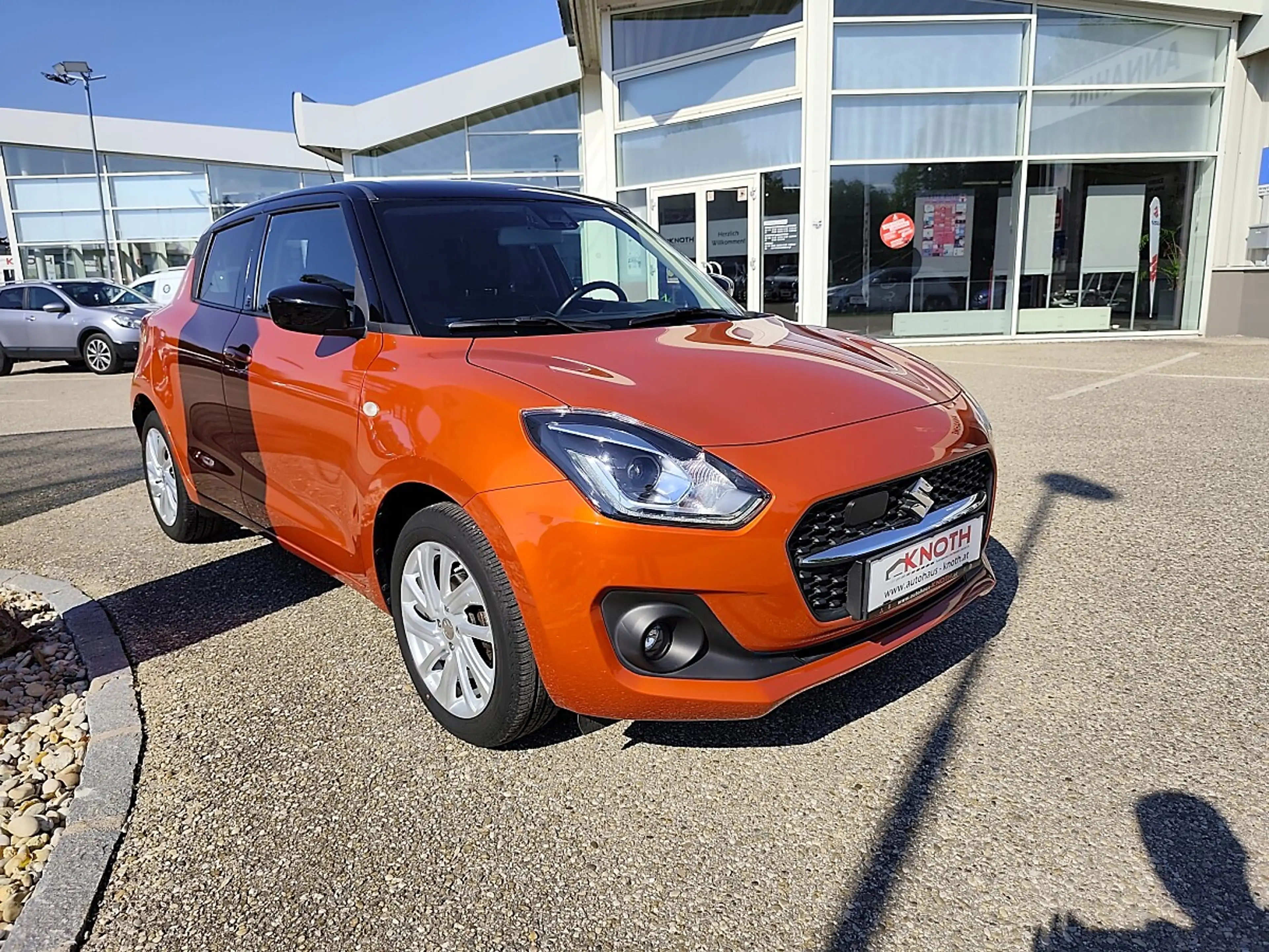 Suzuki Swift 1,2 Hybrid DualJet Shine — photo 3
