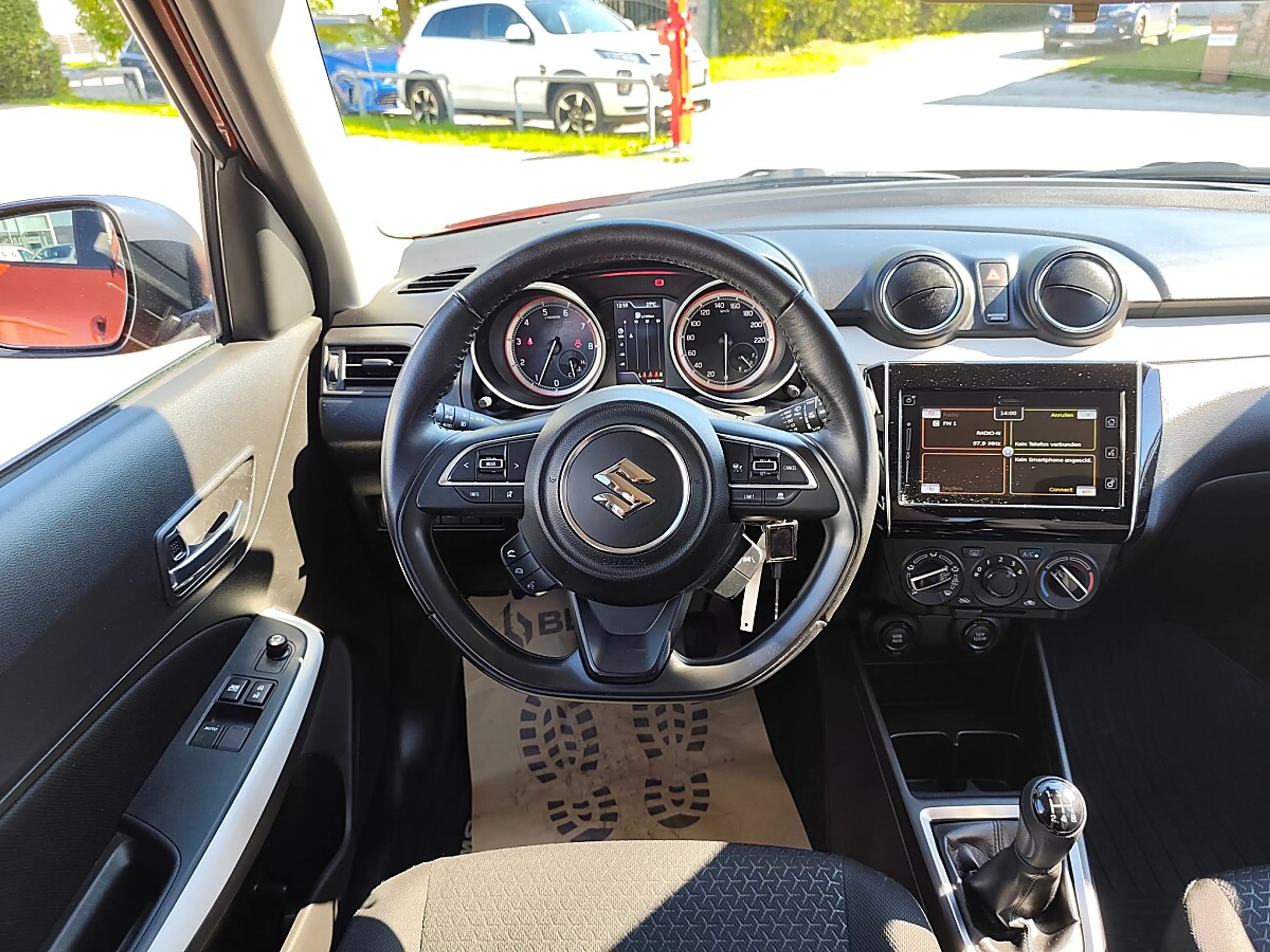 Suzuki Swift 1,2 Hybrid DualJet Shine — photo 8