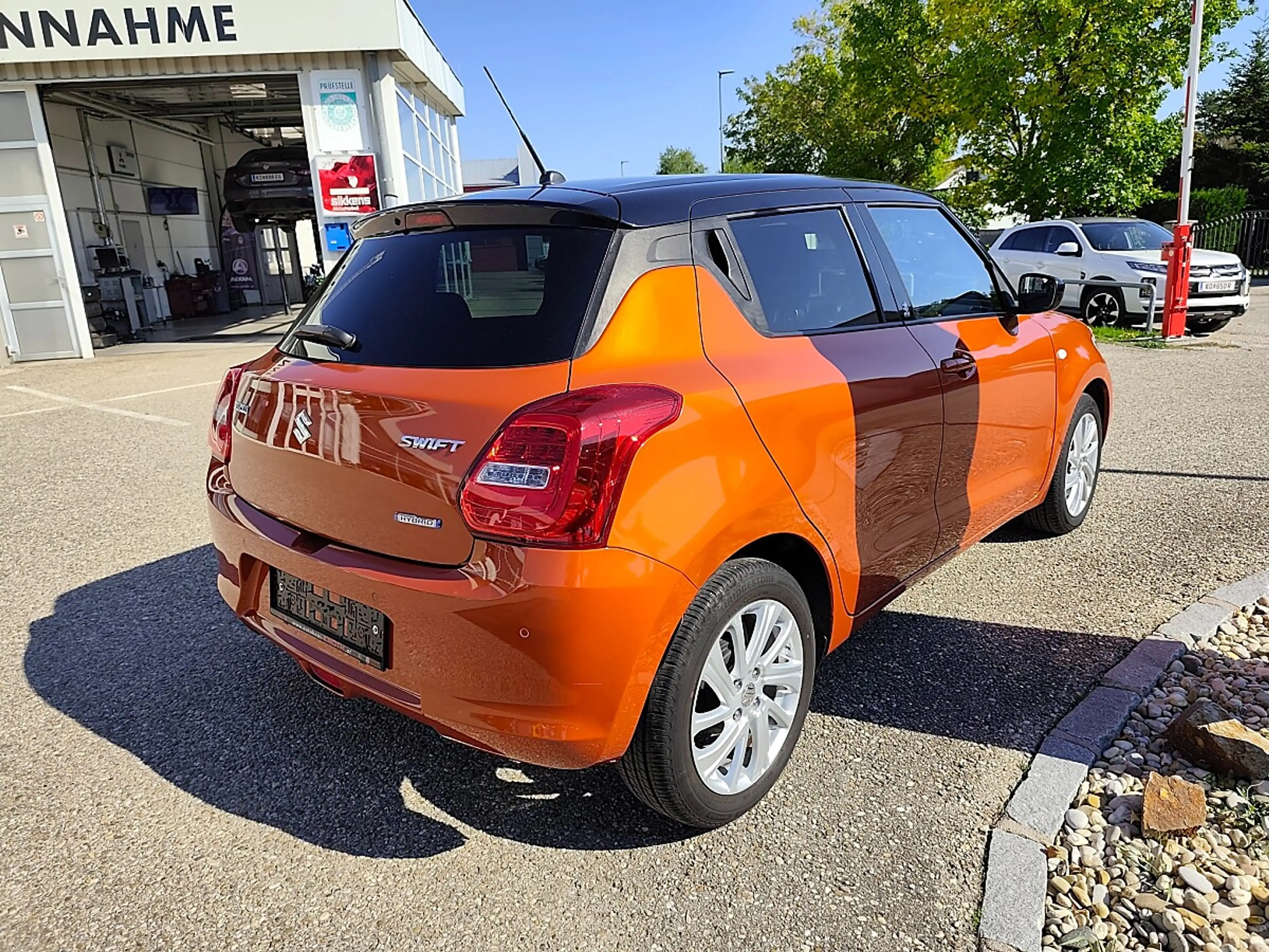Suzuki Swift 1,2 Hybrid DualJet Shine — photo 4
