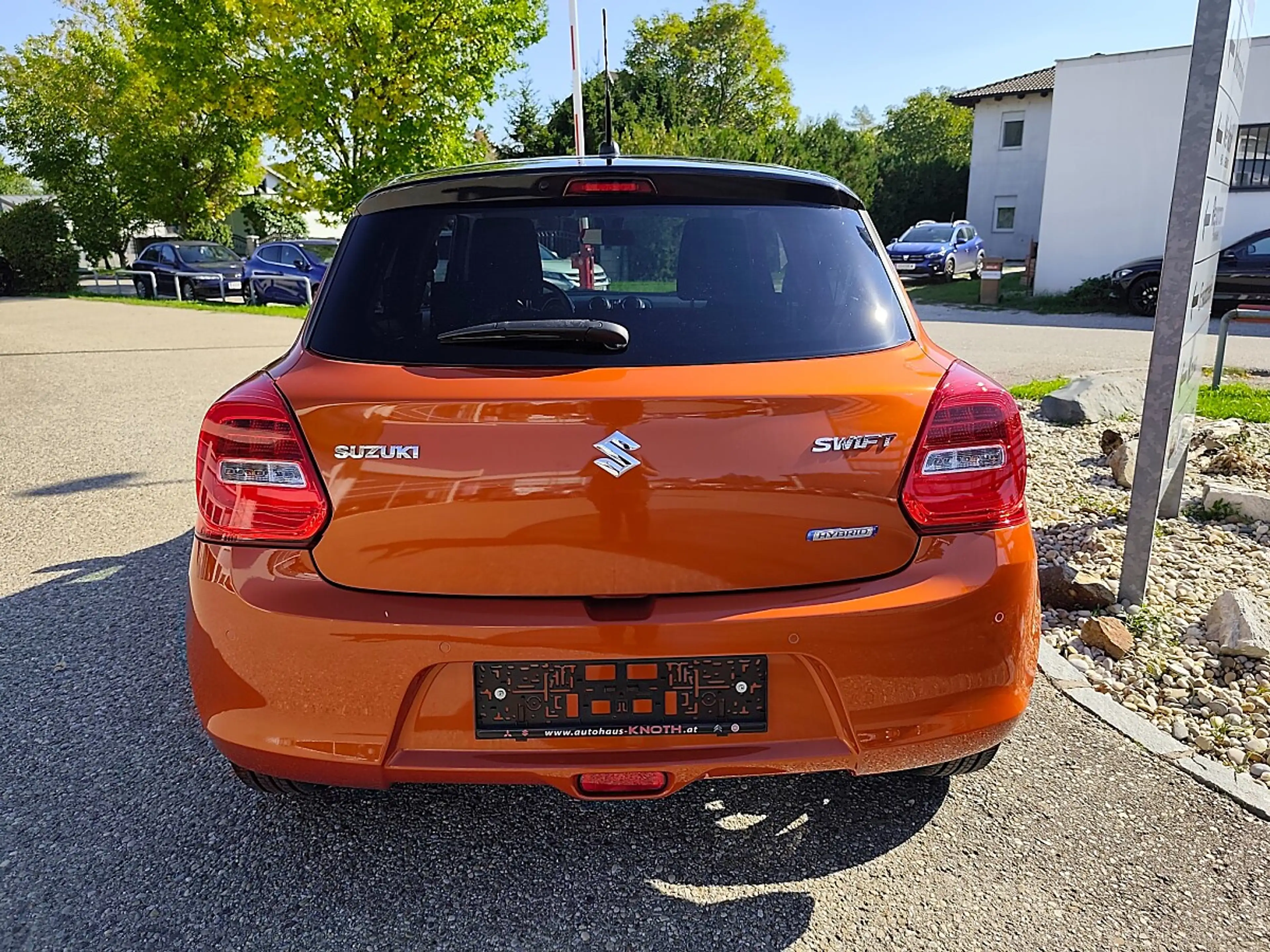Suzuki Swift 1,2 Hybrid DualJet Shine — photo 5