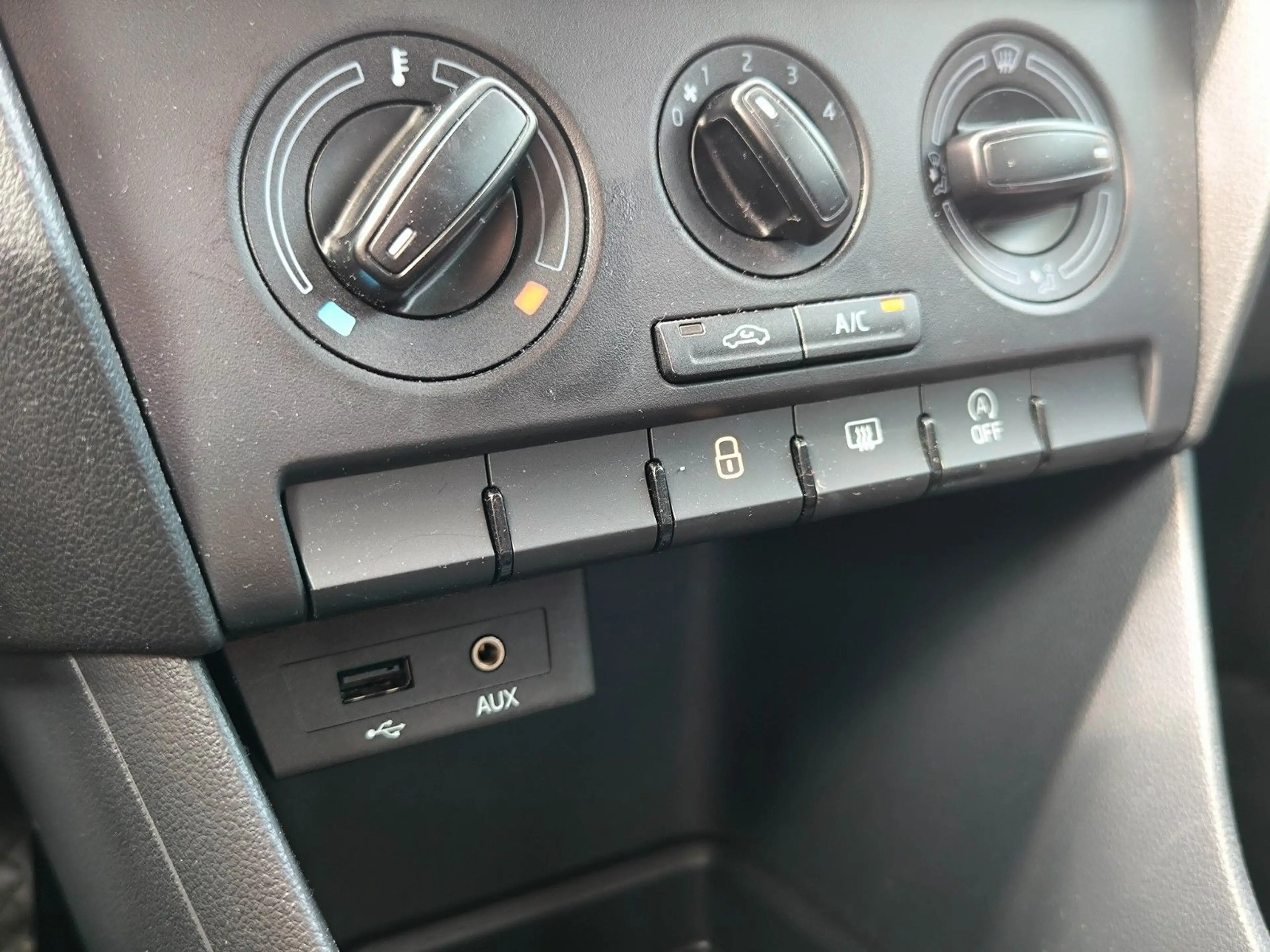 Skoda Rapid/Spaceback DAB Spaceback Cool Edition 1,2 90 PS — photo 10