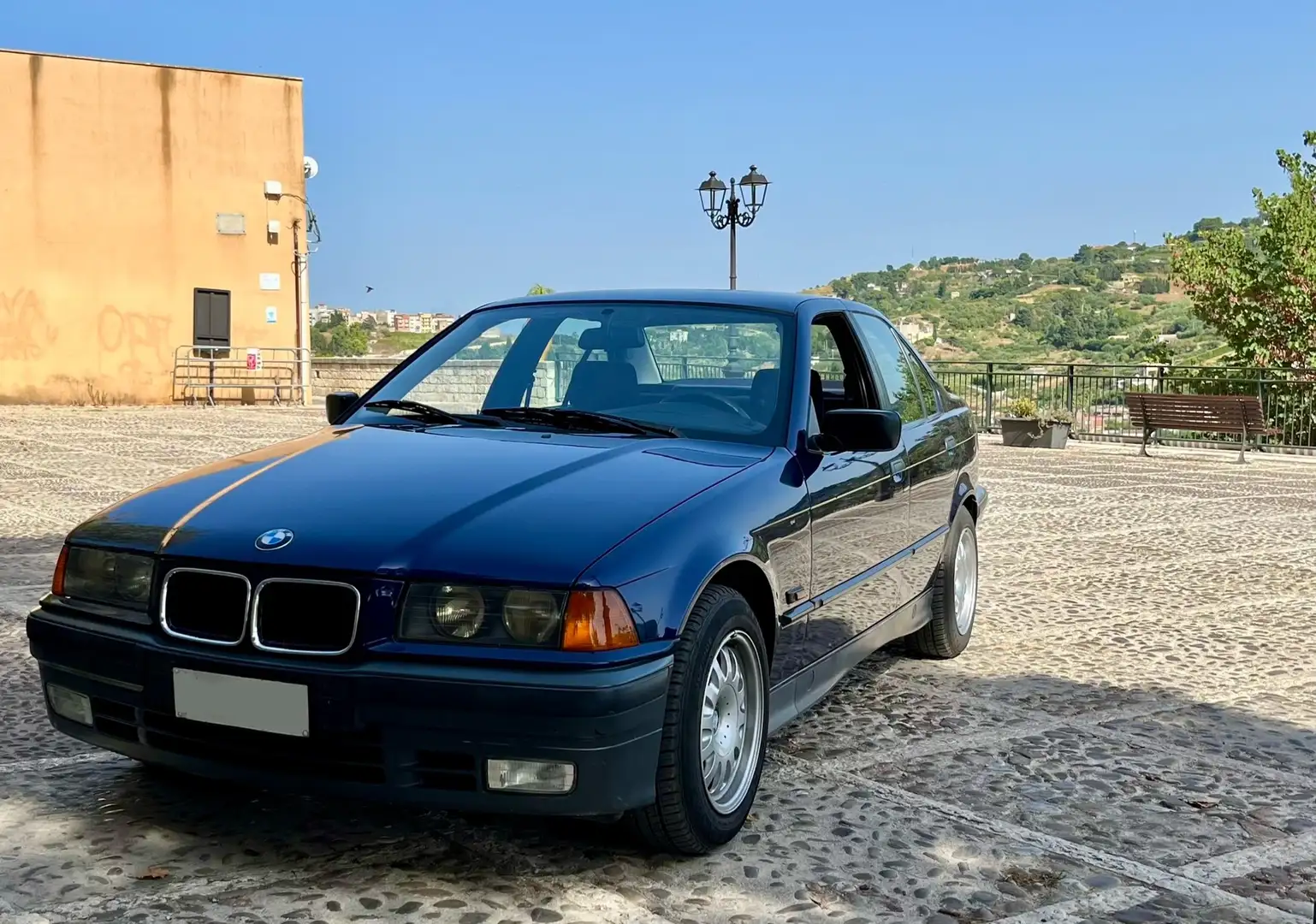 BMW 318 318i Синій - 1