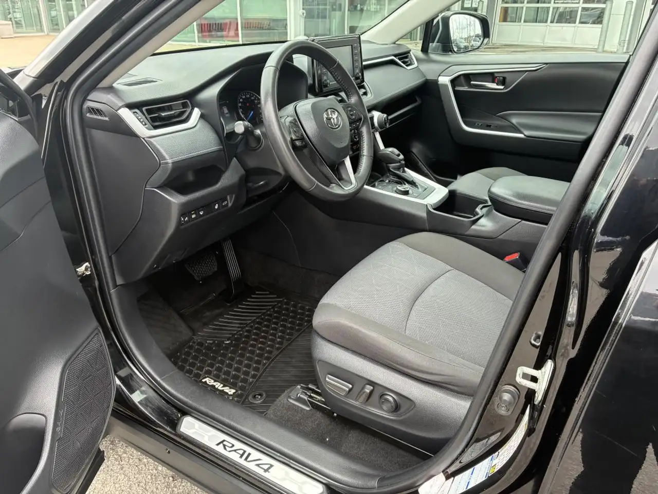 Toyota RAV 4 снимка Toyota RAV 4