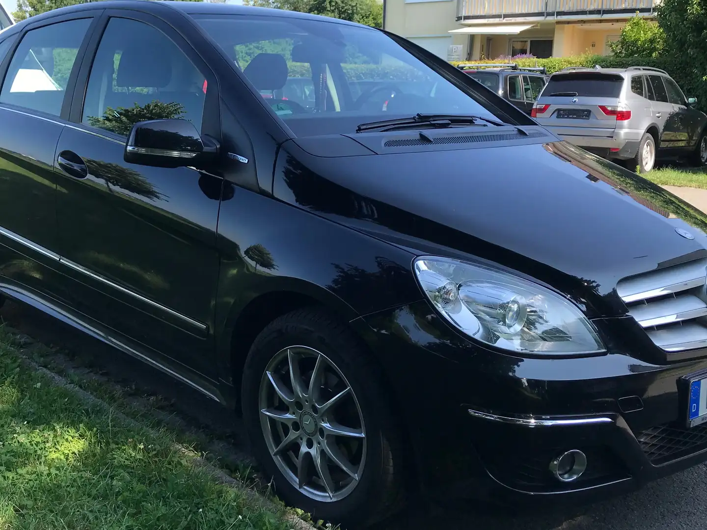 Mercedes-Benz B 180 B 180 BlueEFFICIENCY Schwarz - 1