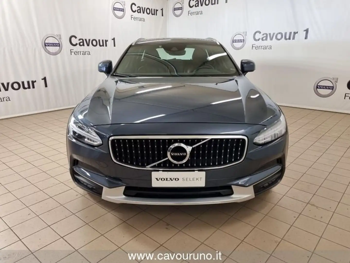 Volvo V90 Cross Country D4 AWD Geartronic Pro plava - 2