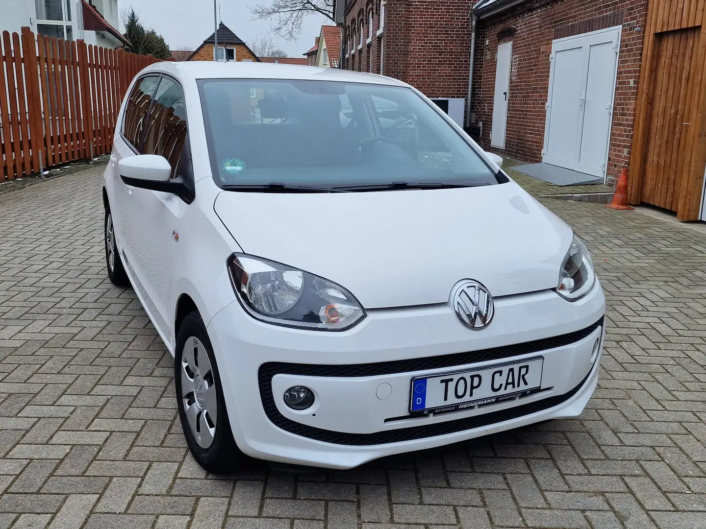 Volkswagen up! move up! BMT eco Bílá - 2