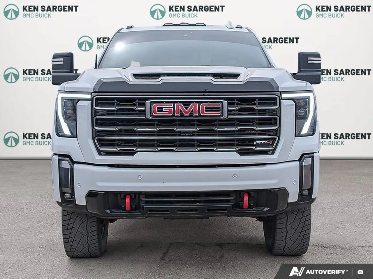 GMC Sierra 3500HD снимка GMC Sierra 3500HD