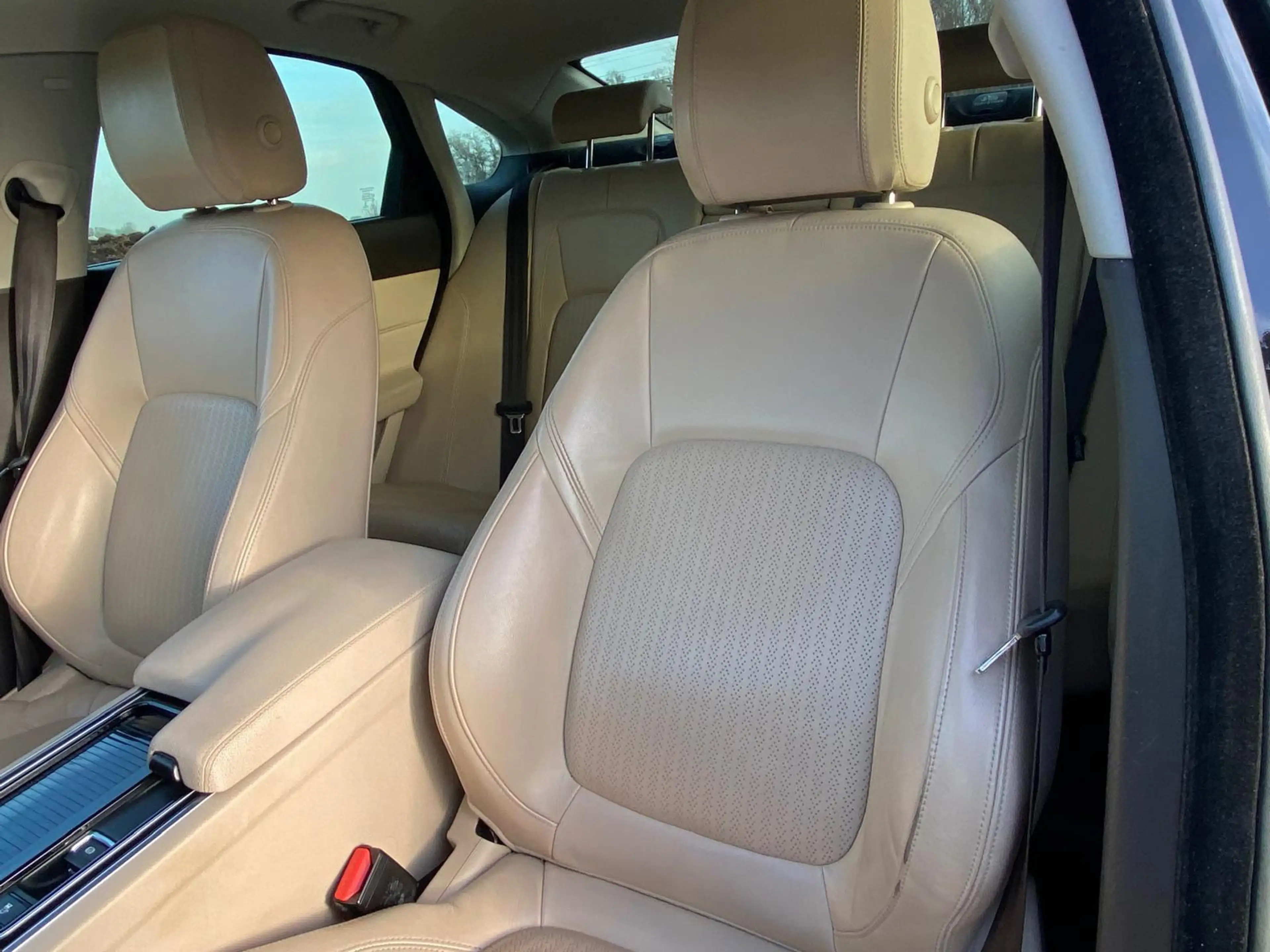 Jaguar XF 2.0 Portfolio Leder-Int NAVI CAMERA 241PK Org-NL C — photo 25