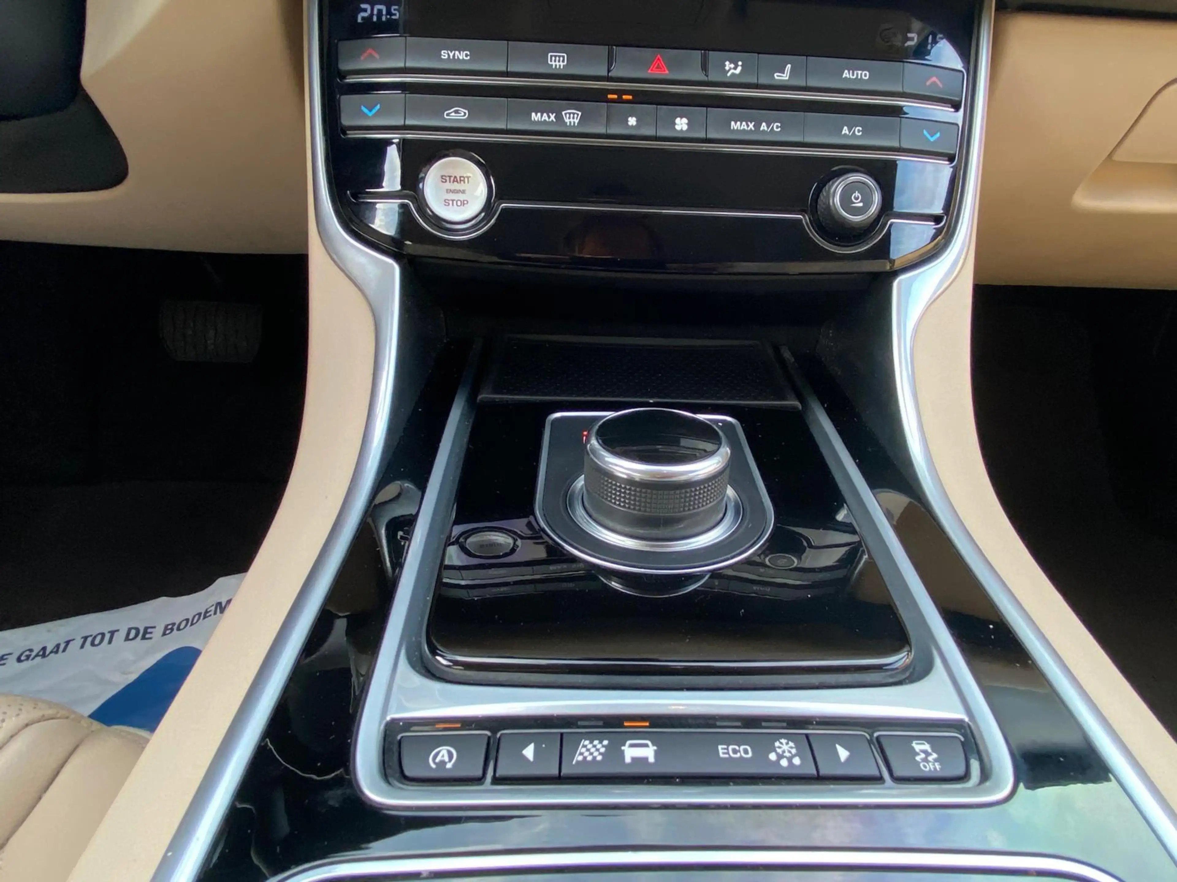 Jaguar XF 2.0 Portfolio Leder-Int NAVI CAMERA 241PK Org-NL C — photo 10