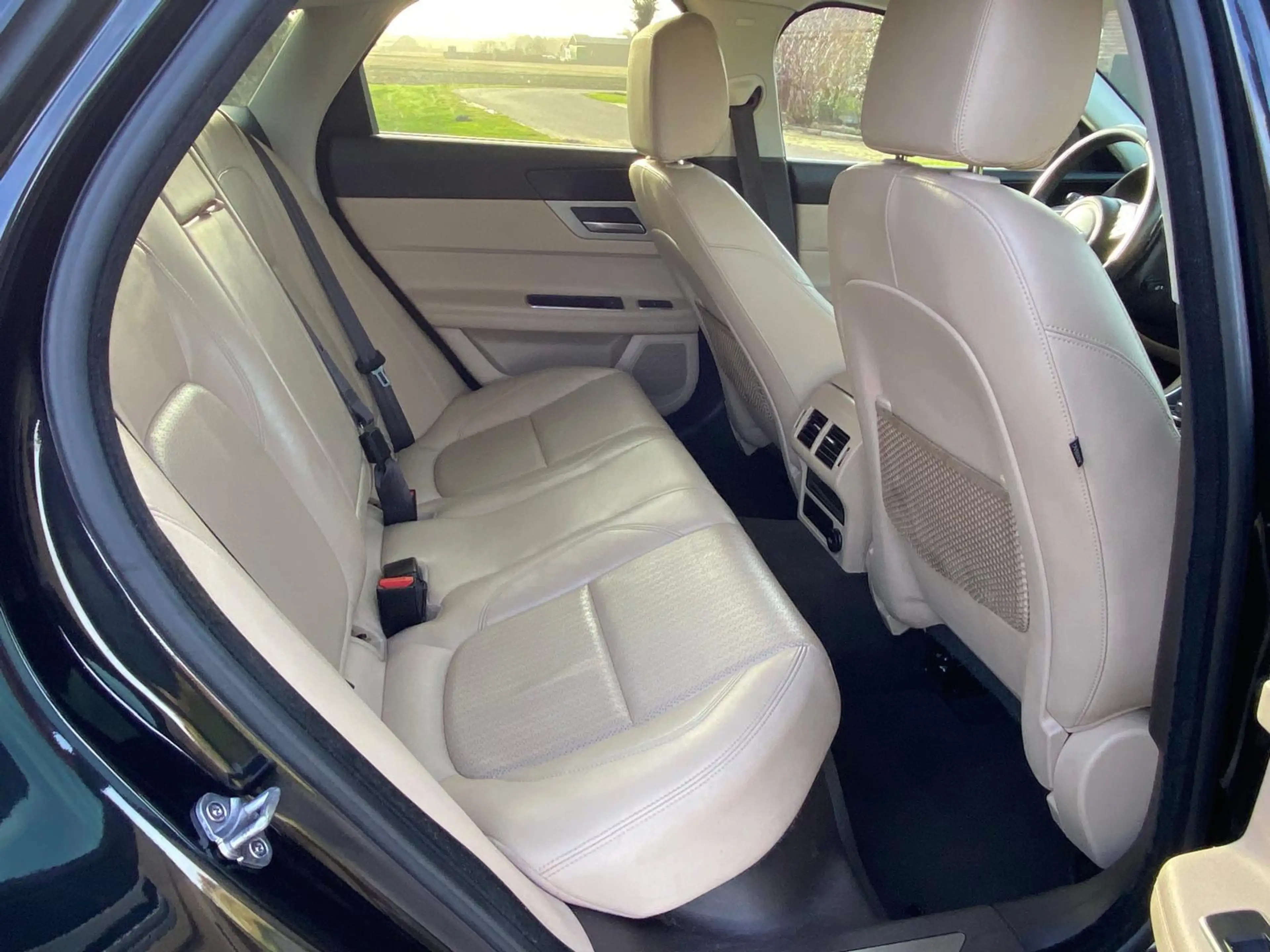 Jaguar XF 2.0 Portfolio Leder-Int NAVI CAMERA 241PK Org-NL C — photo 20