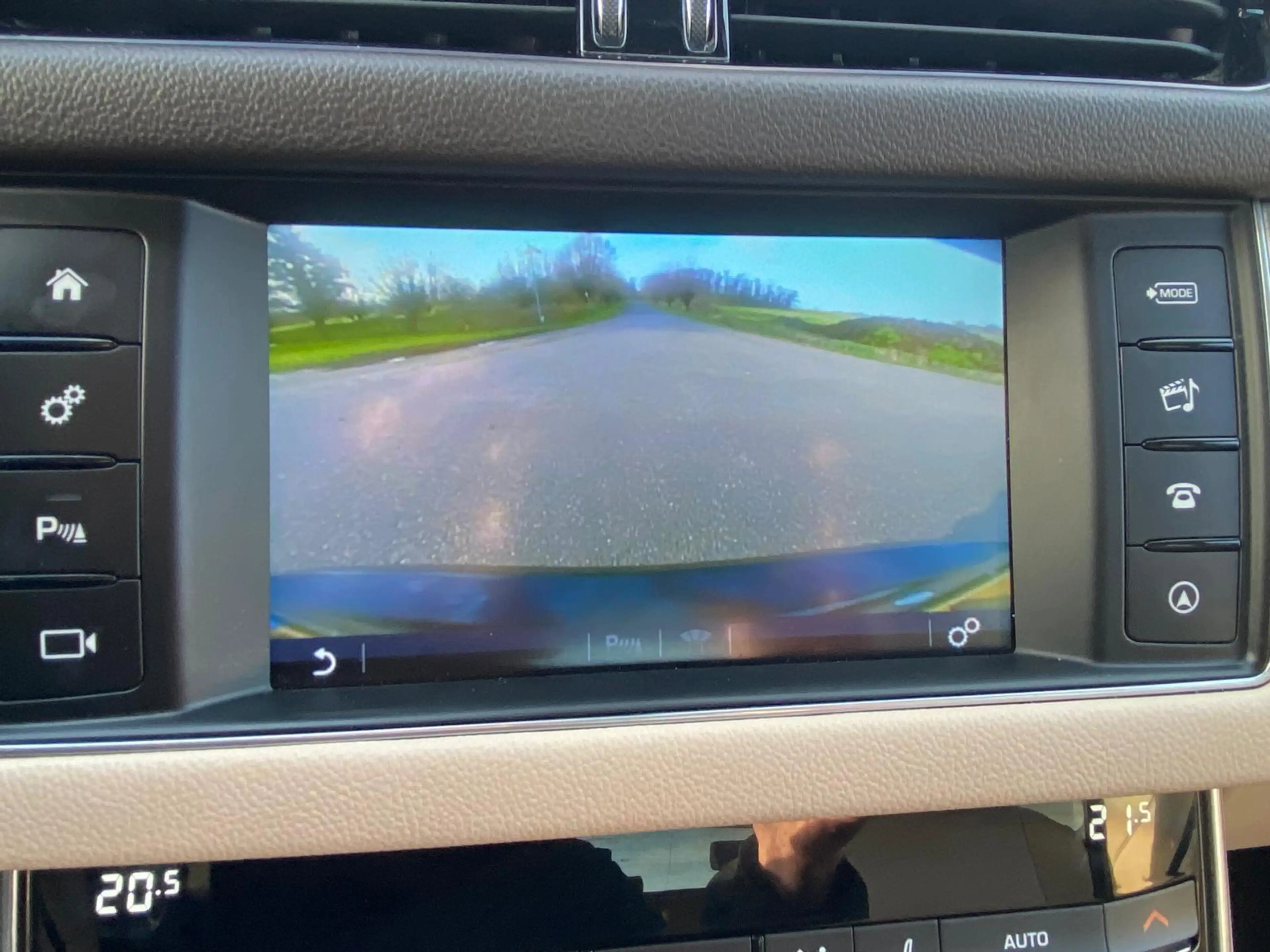 Jaguar XF 2.0 Portfolio Leder-Int NAVI CAMERA 241PK Org-NL C — photo 6