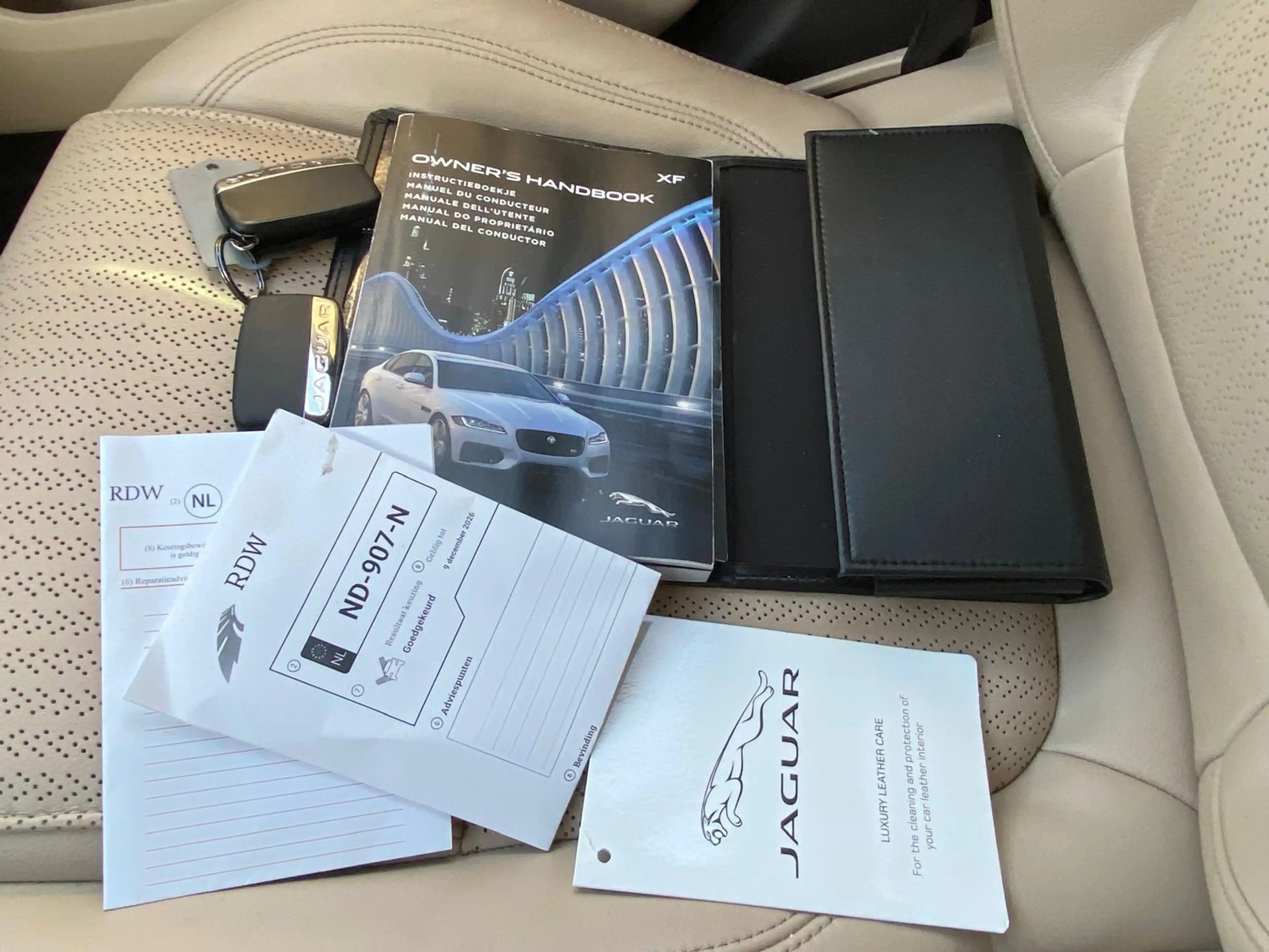 Jaguar XF 2.0 Portfolio Leder-Int NAVI CAMERA 241PK Org-NL C — photo 16