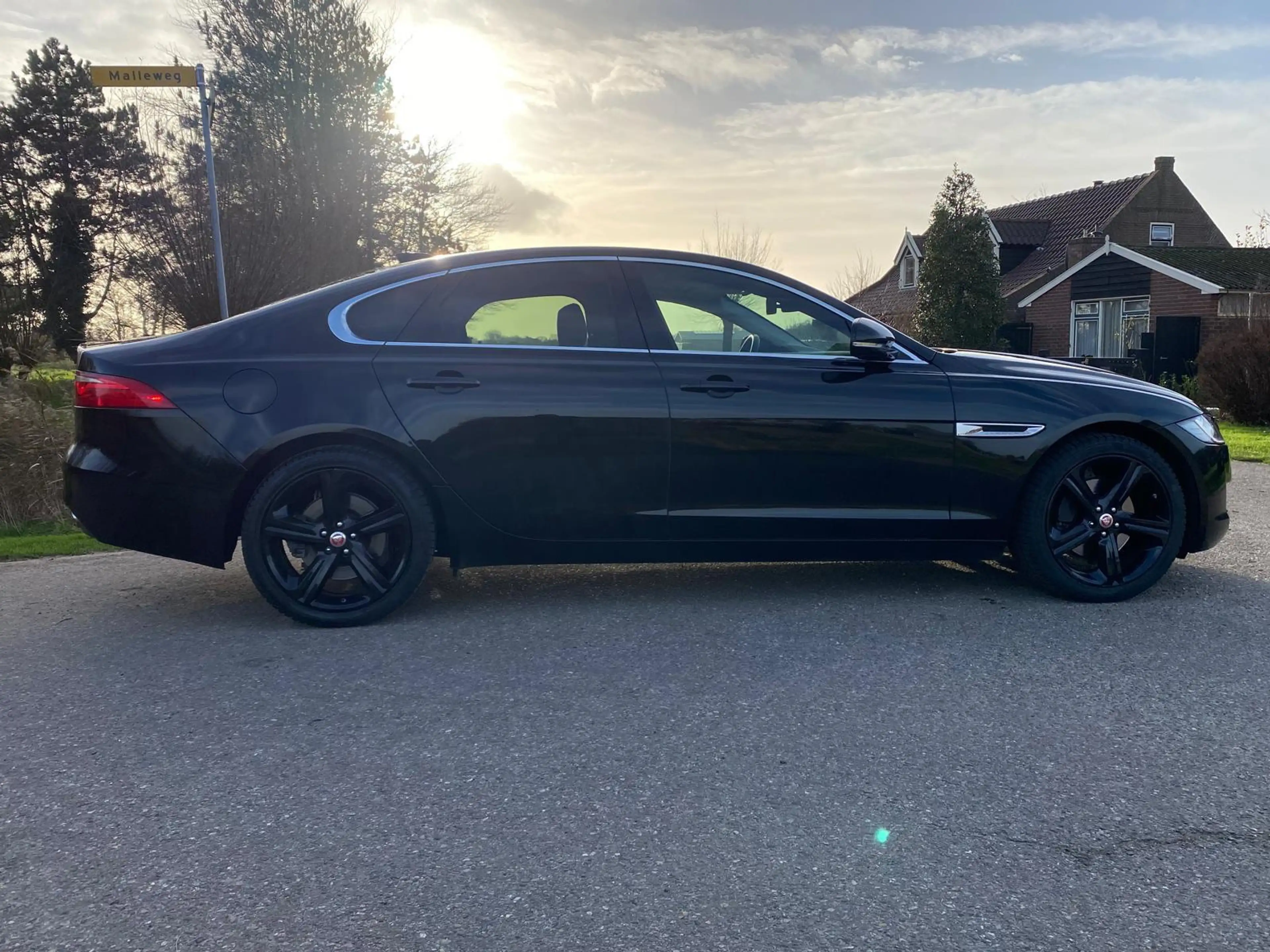 Jaguar XF 2.0 Portfolio Leder-Int NAVI CAMERA 241PK Org-NL C — photo 15