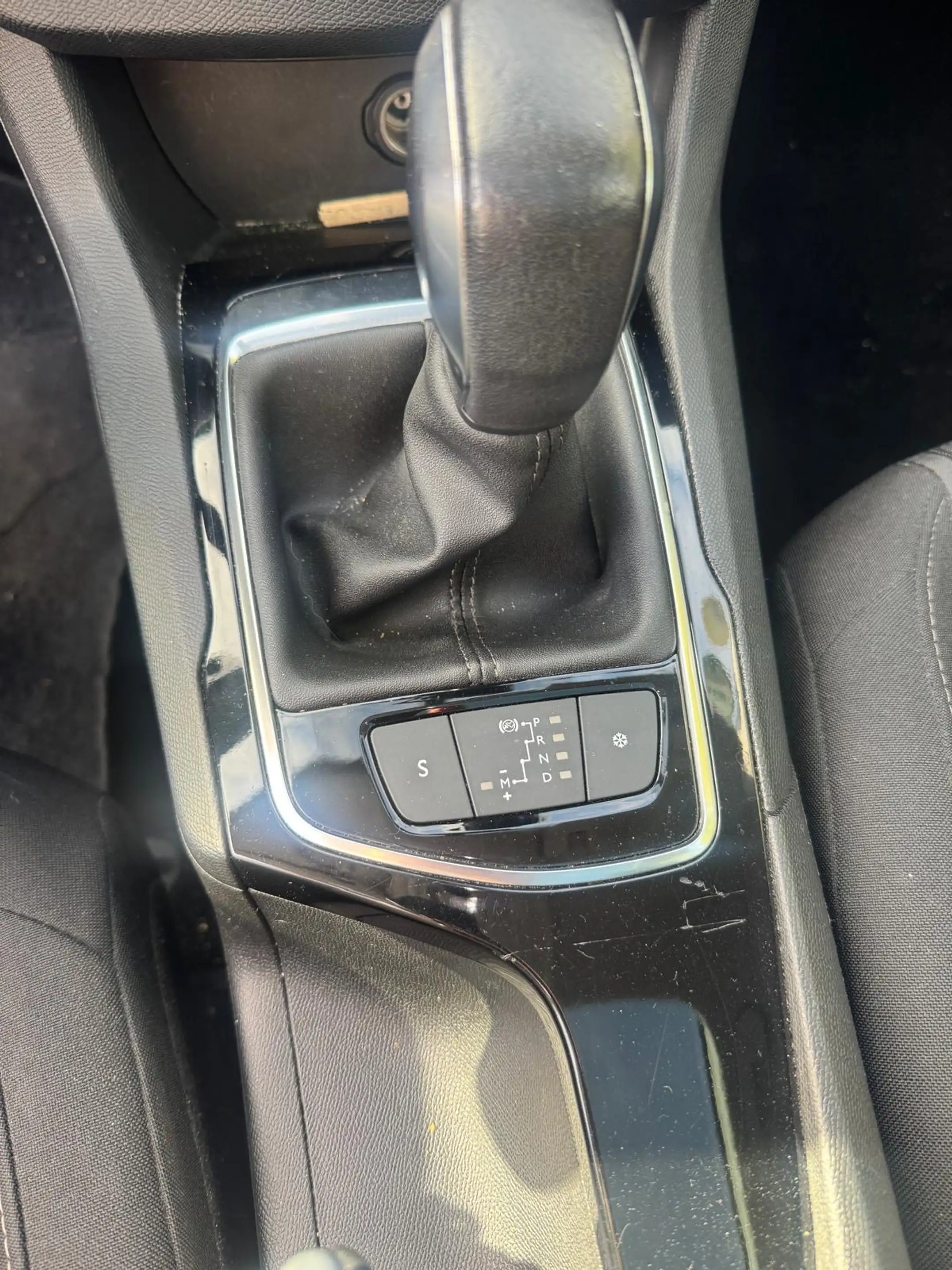 Peugeot 308 308 SW 1.6 BlueHDi Allure STT — photo 8