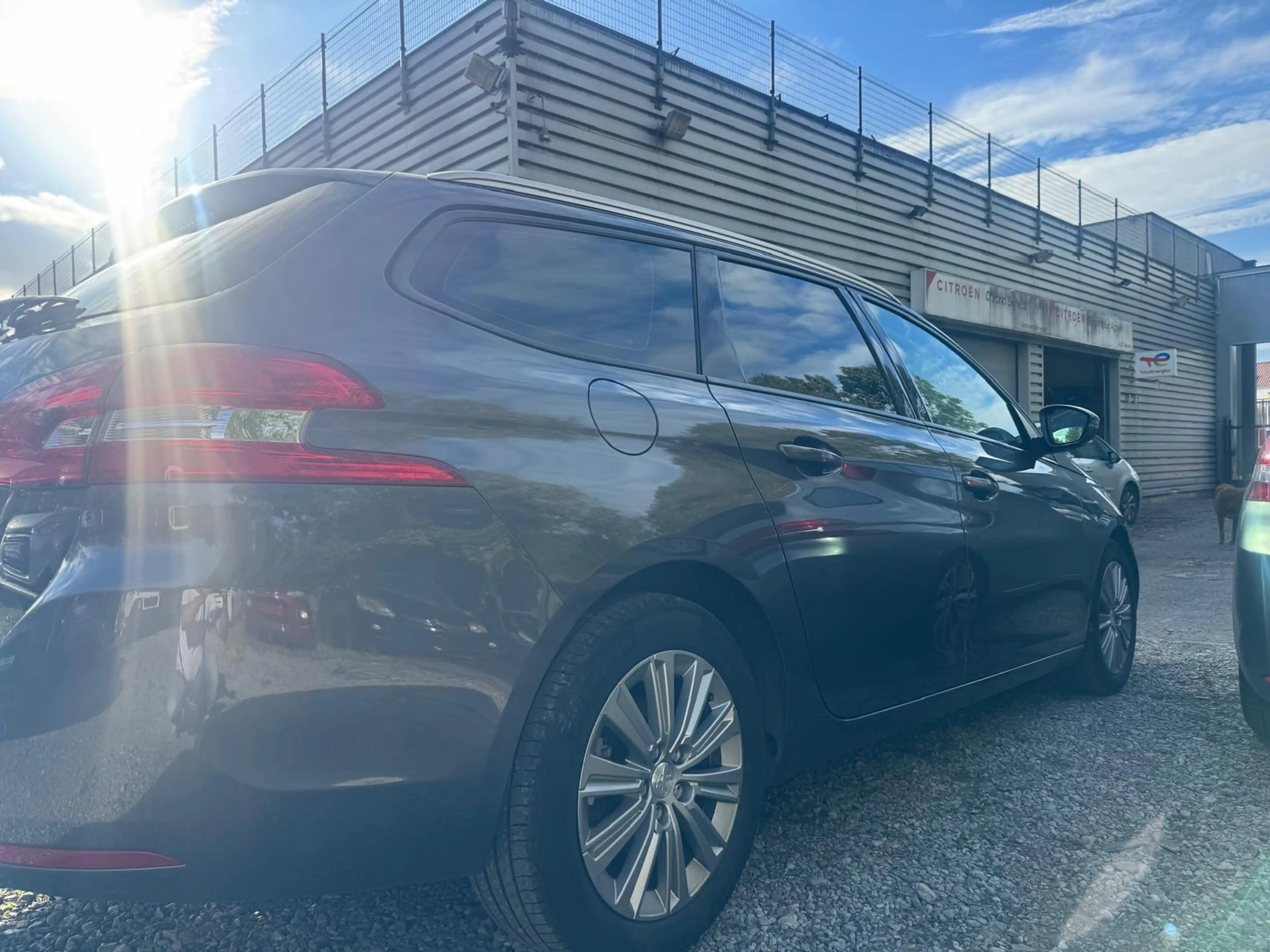 Peugeot 308 308 SW 1.6 BlueHDi Allure STT — photo 3
